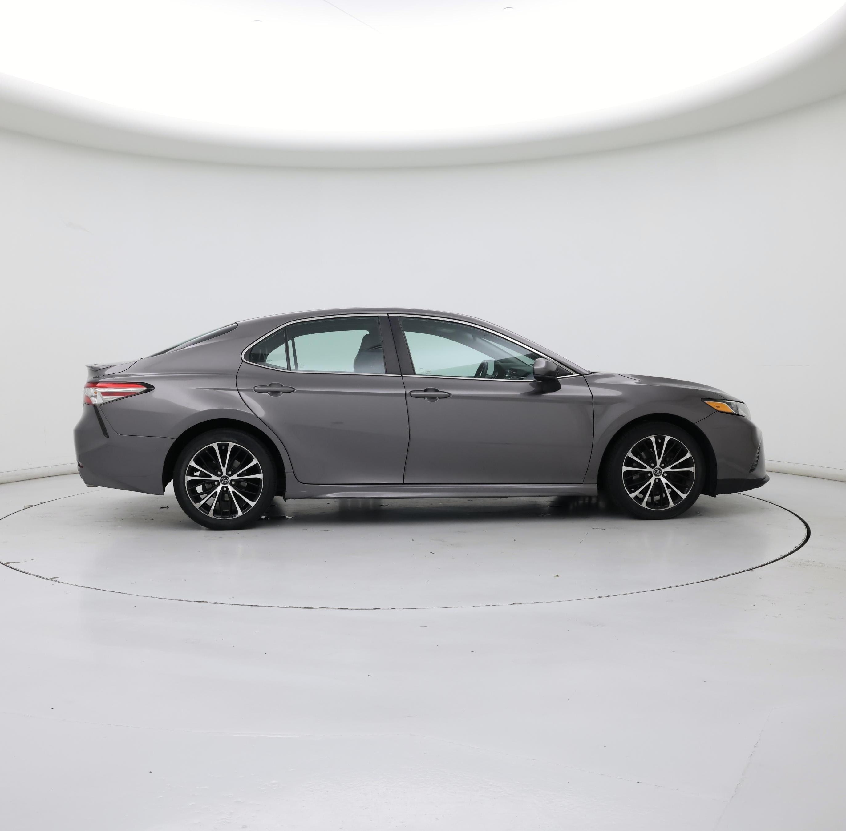 Thumbnail: 2018 Toyota Camry - 7