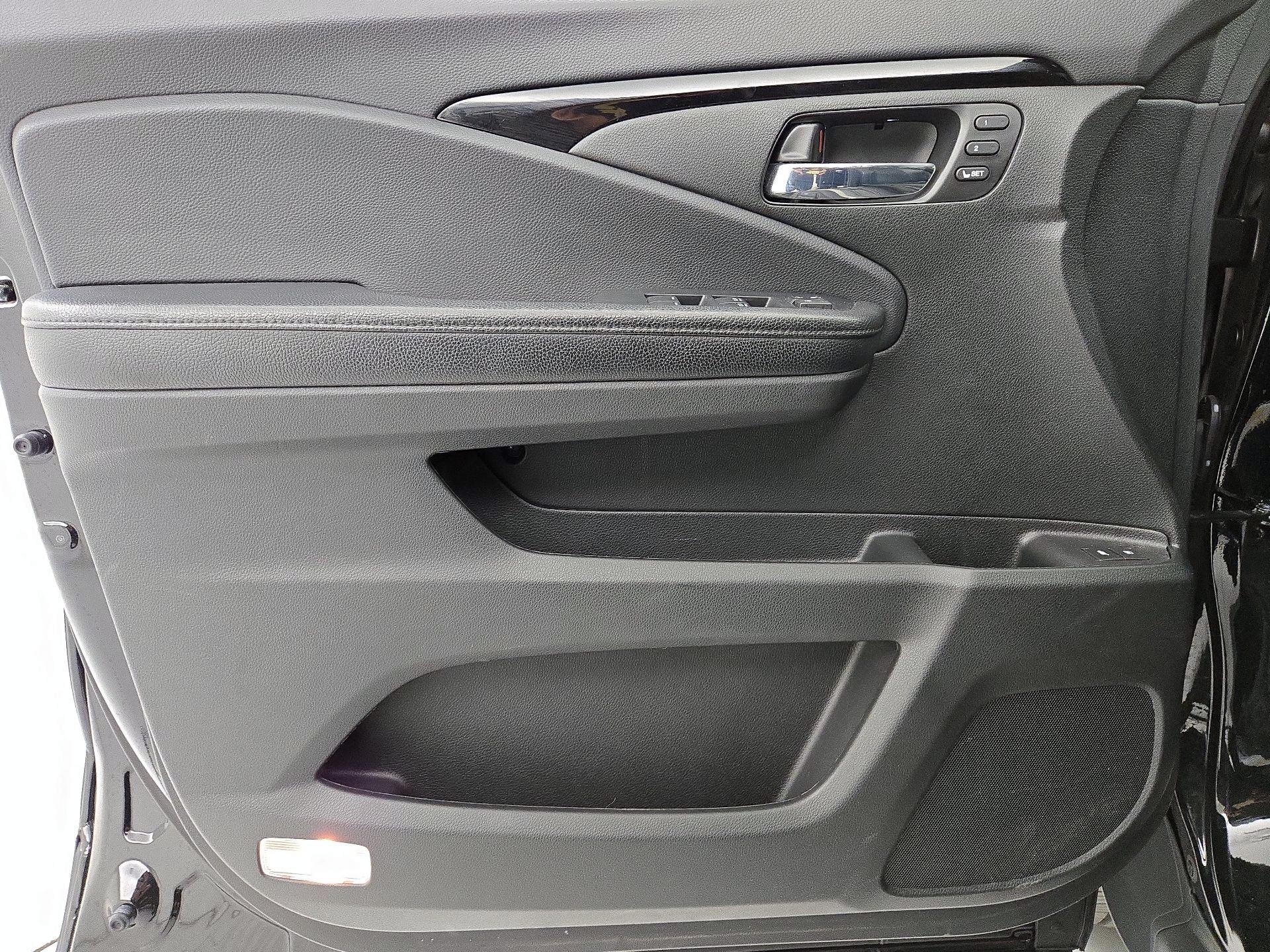 Thumbnail: 2019 Honda Passport - 12