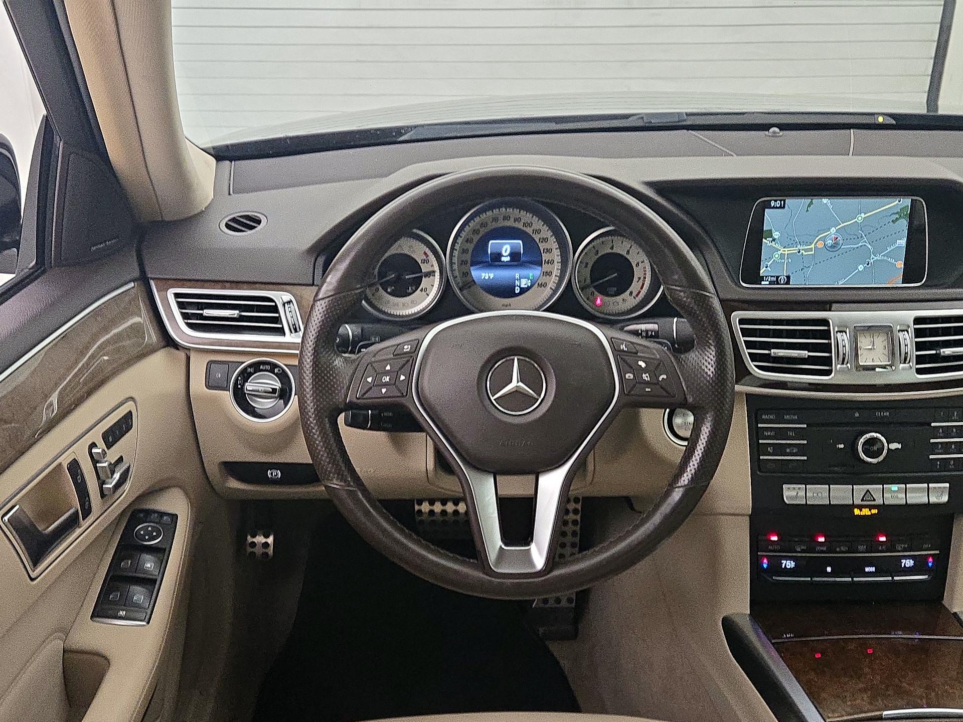 Thumbnail: 2016 Mercedes-Benz E-Class - 10