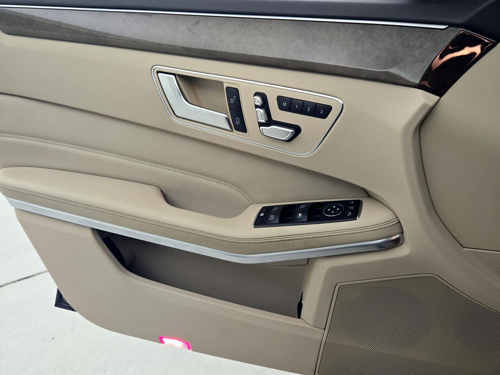 Thumbnail: 2016 Mercedes-Benz E-Class - 12