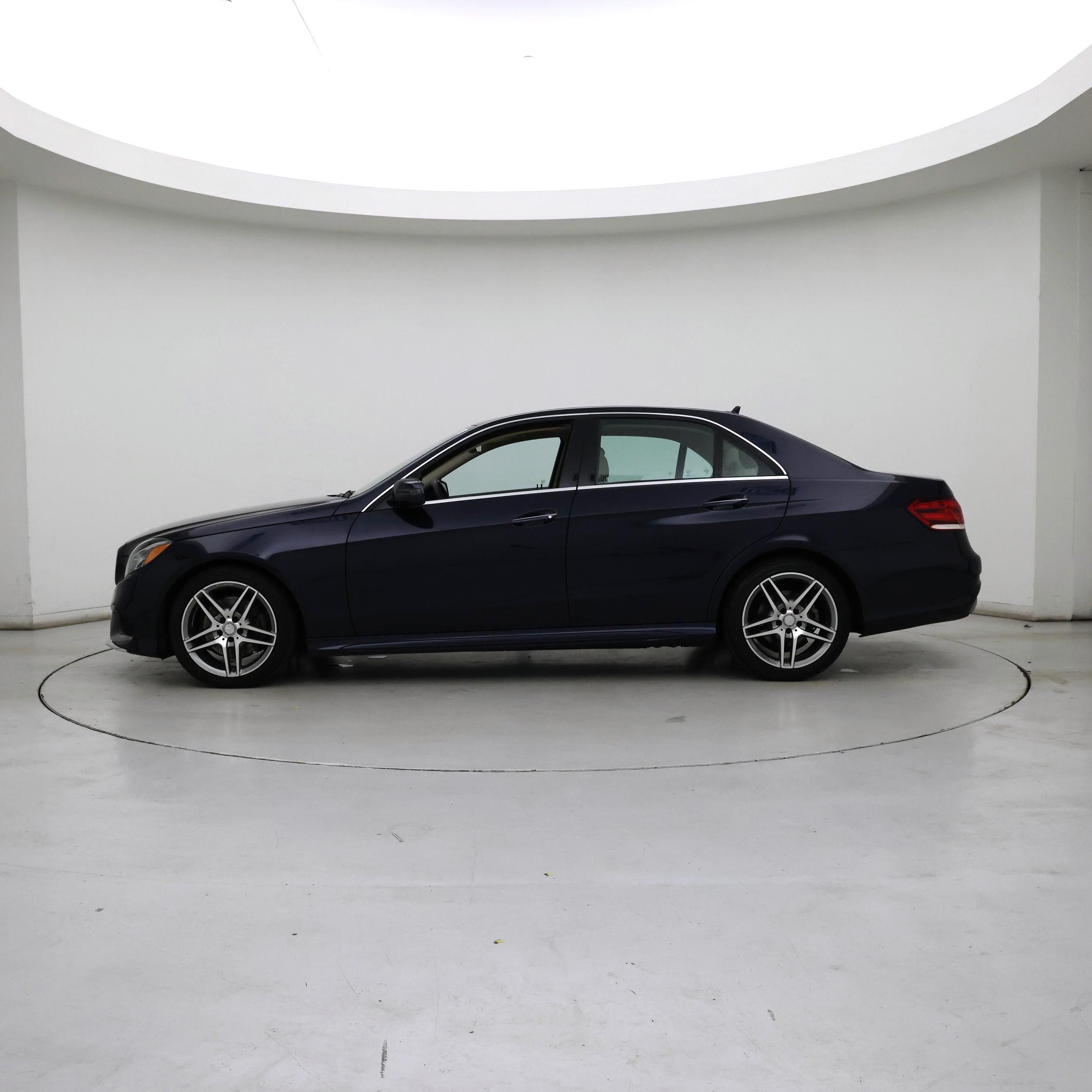 Thumbnail: 2016 Mercedes-Benz E-Class - 3
