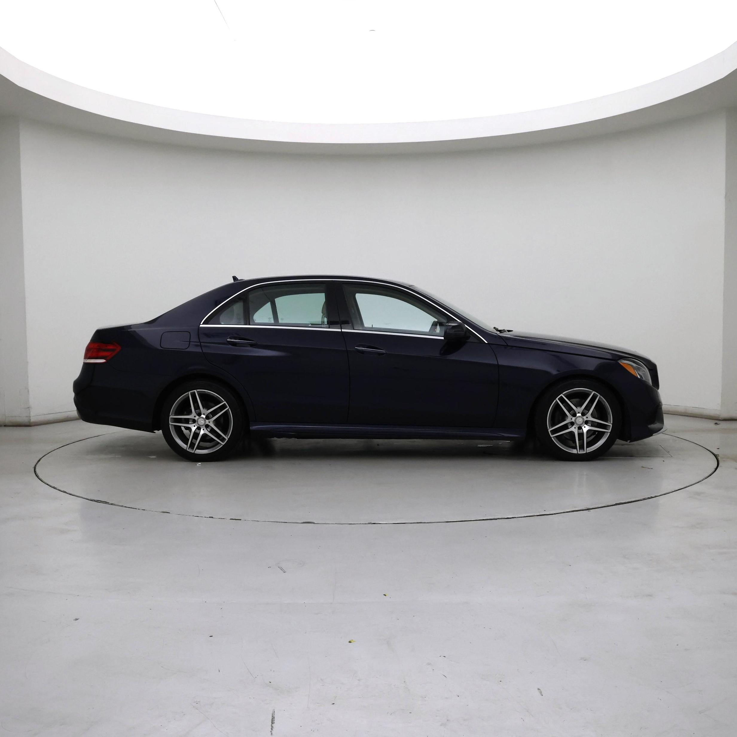 Thumbnail: 2016 Mercedes-Benz E-Class - 7