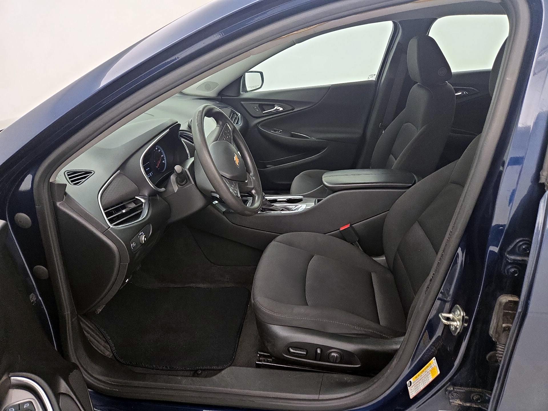 Thumbnail: 2021 Chevrolet Malibu - 11