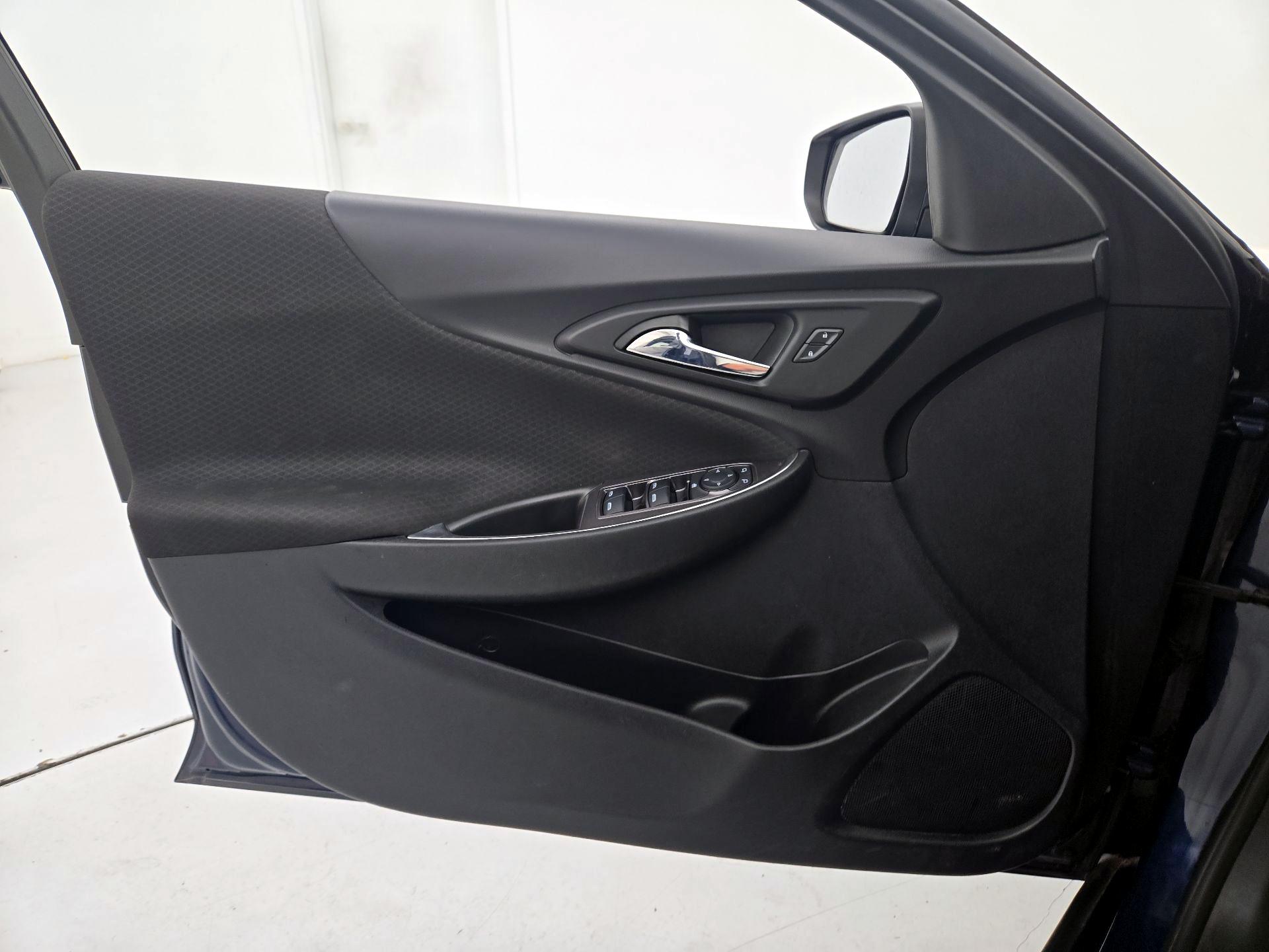 Thumbnail: 2021 Chevrolet Malibu - 12