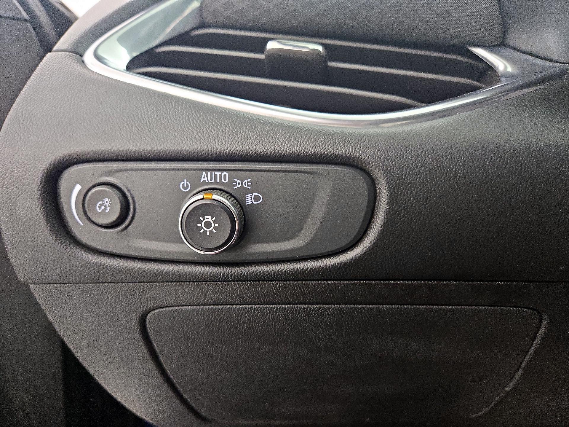 Thumbnail: 2021 Chevrolet Malibu - 13