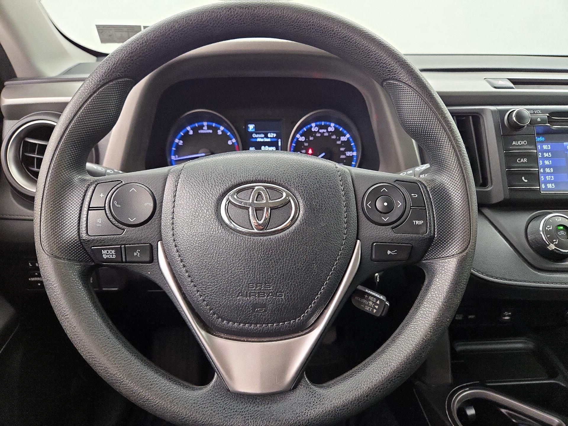 Thumbnail: 2018 Toyota RAV4 - 10