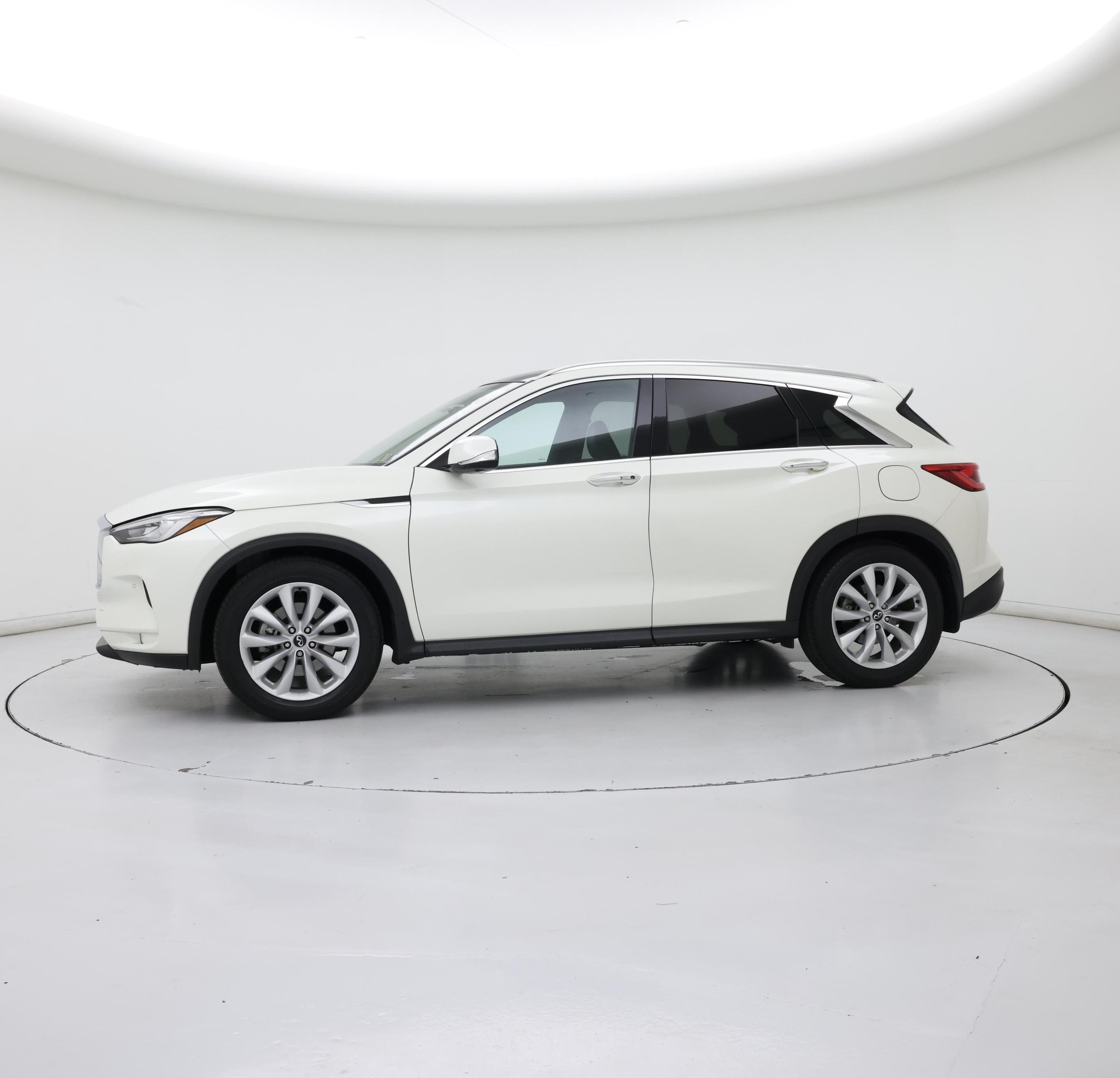Thumbnail: 2019 INFINITI QX50 - 3