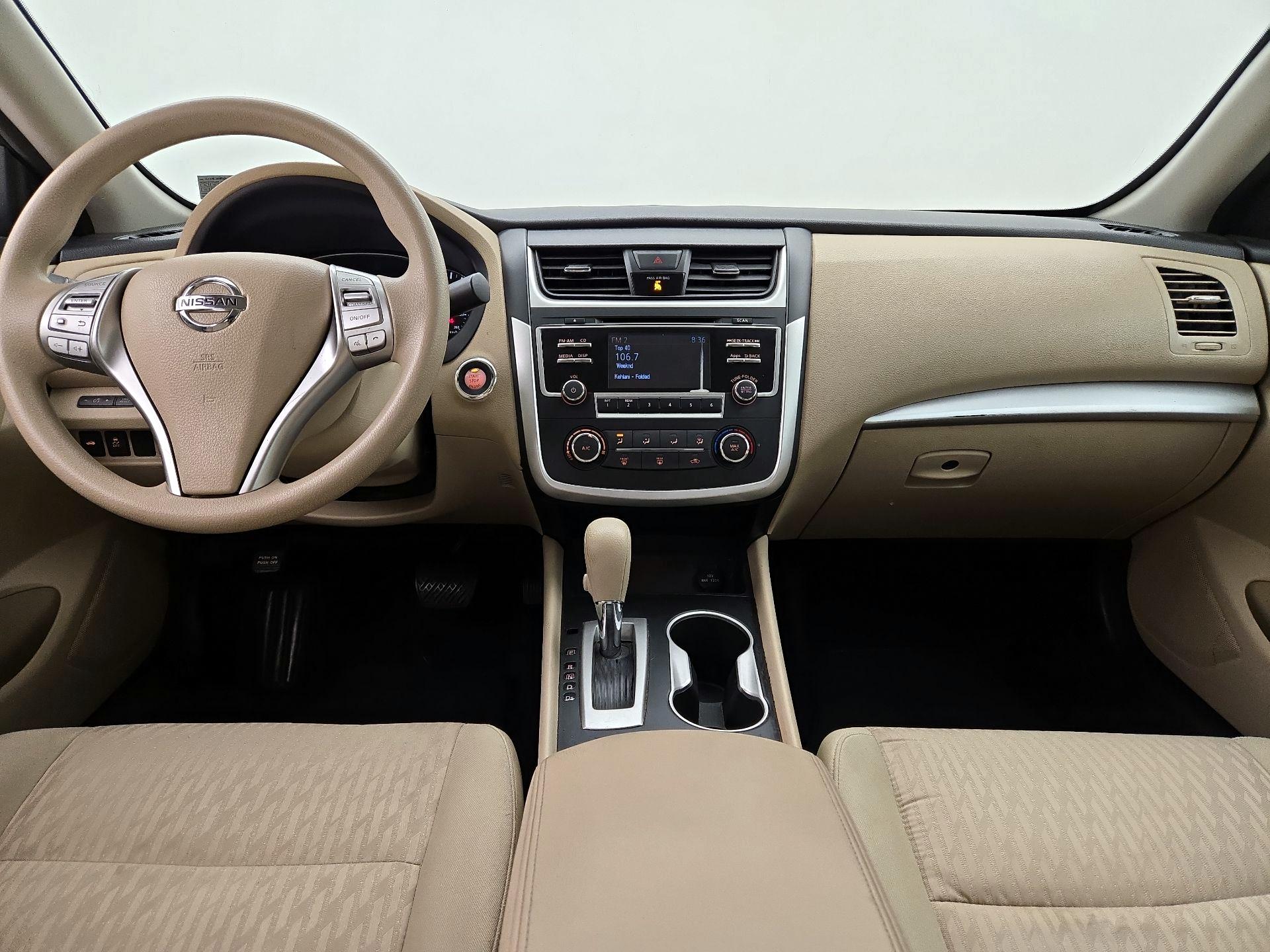 Thumbnail: 2016 Nissan Altima - 9