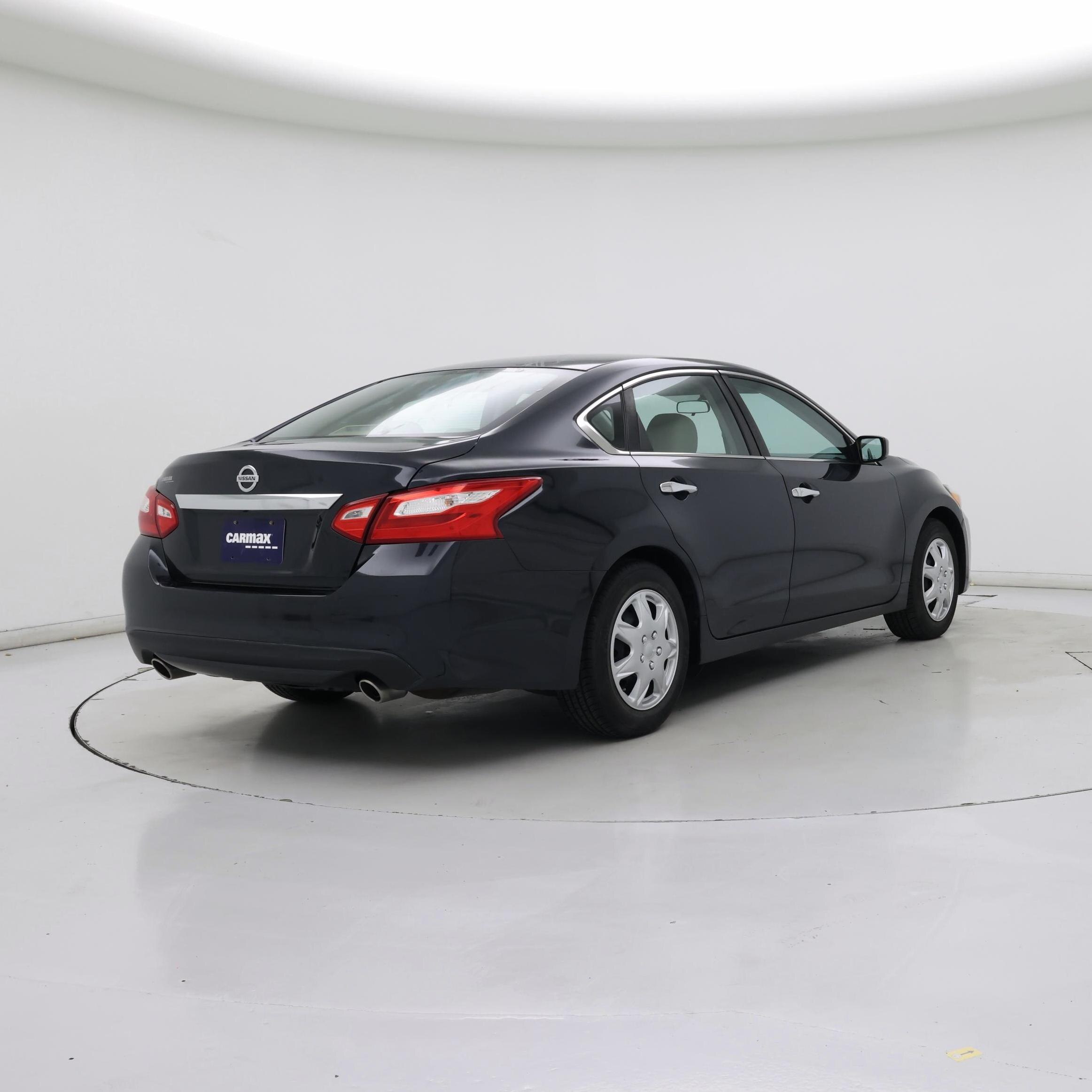 Thumbnail: 2016 Nissan Altima - 8