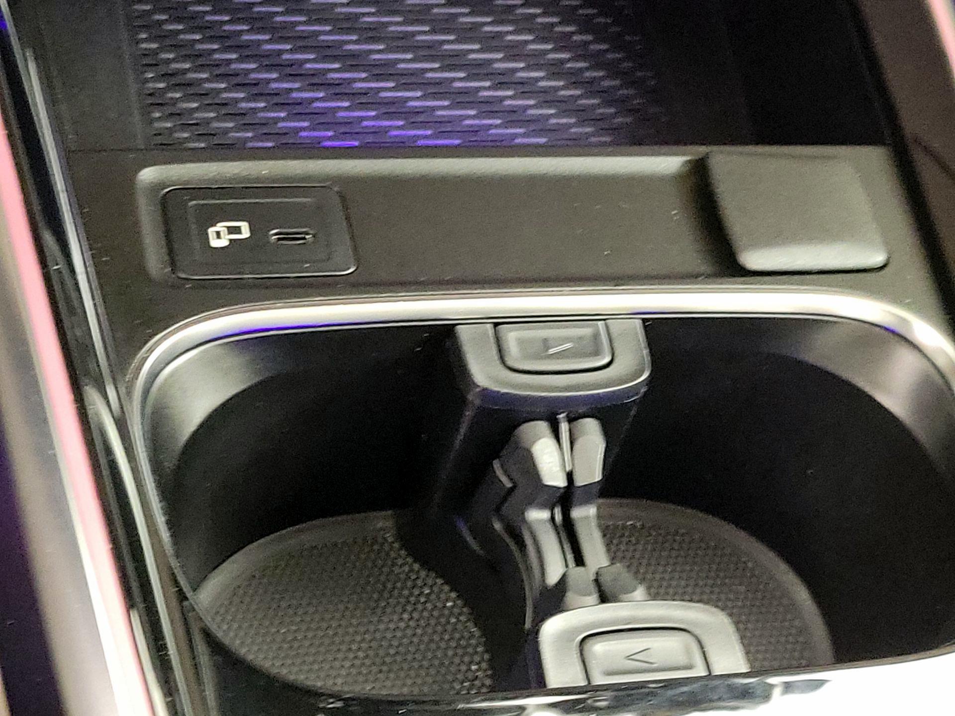 Thumbnail: 2021 Mercedes-Benz GLB - 18