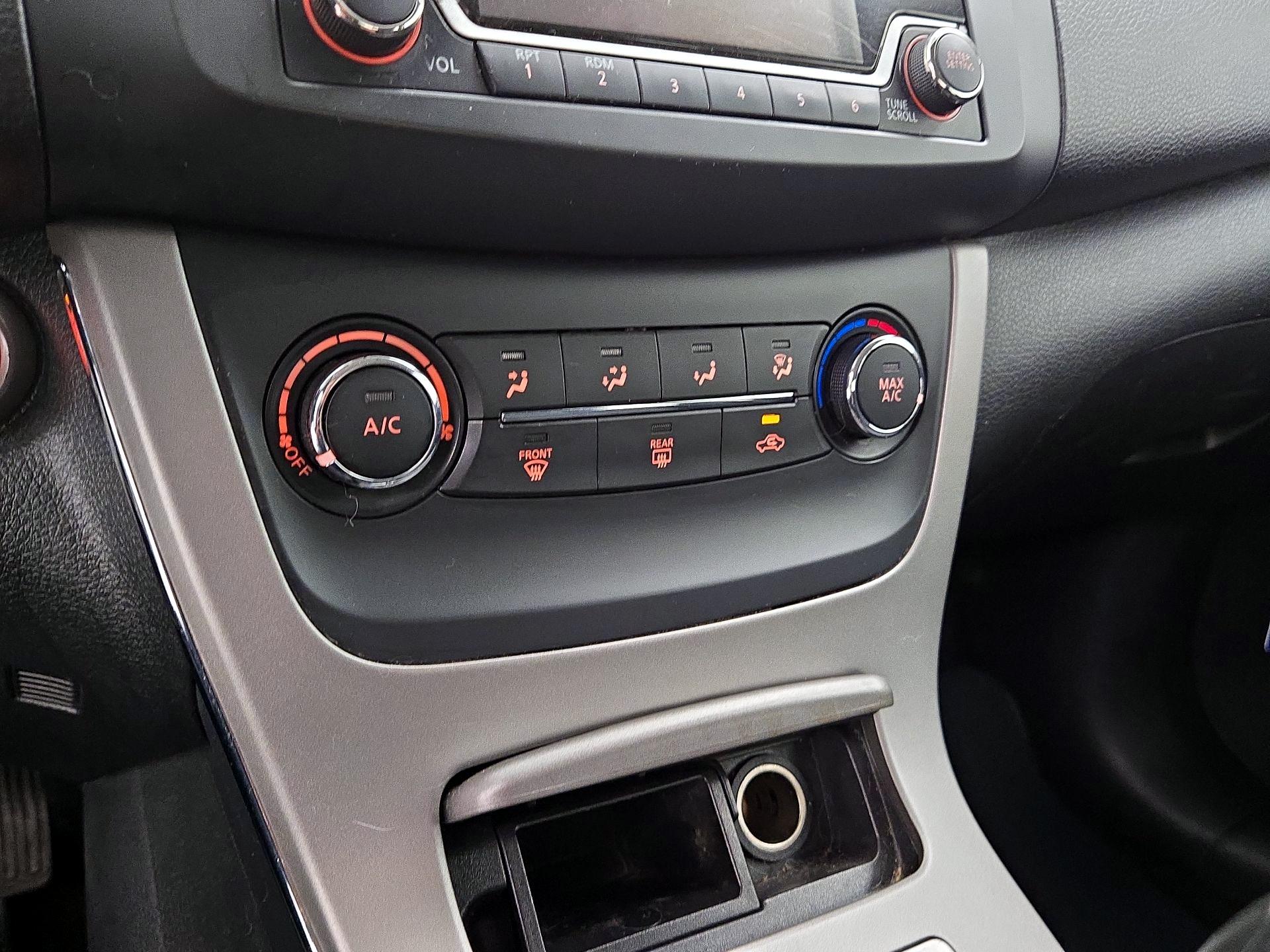 Thumbnail: 2015 Nissan Sentra - 16