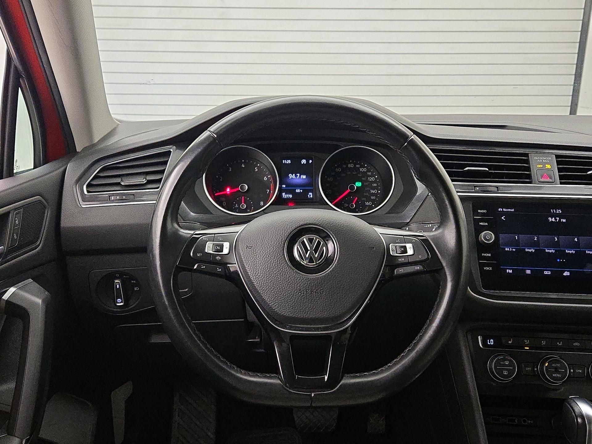 Thumbnail: 2019 Volkswagen Tiguan - 10