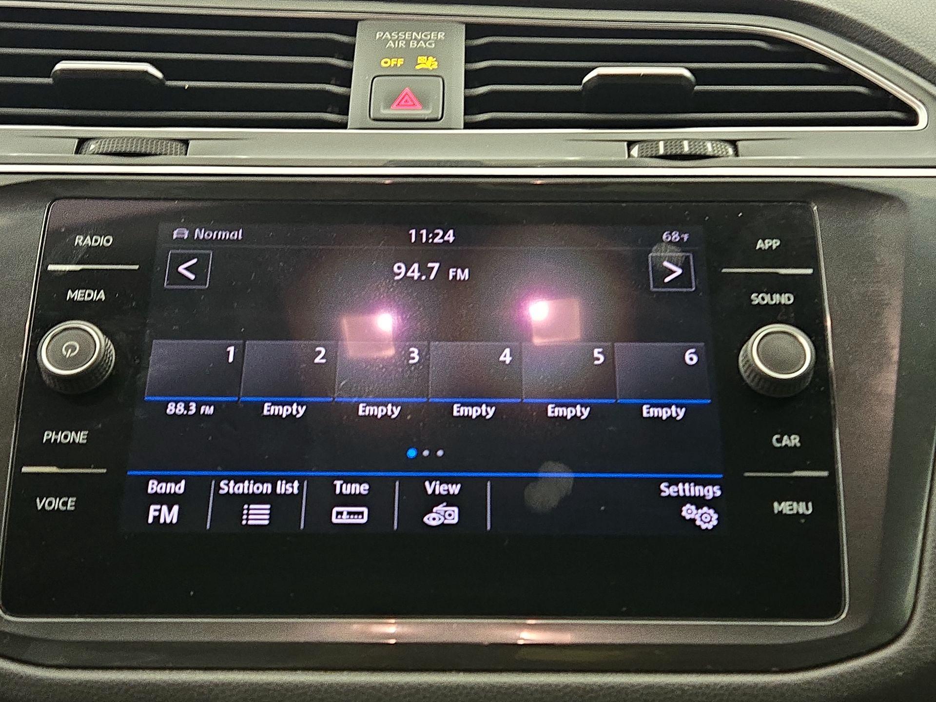 Thumbnail: 2019 Volkswagen Tiguan - 15
