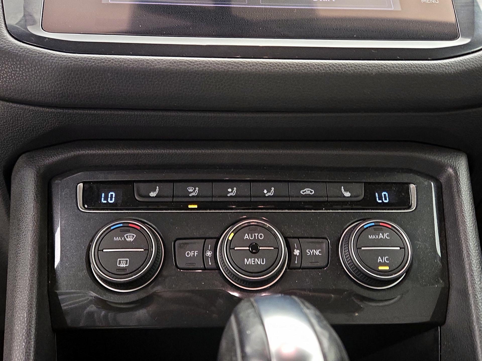 Thumbnail: 2019 Volkswagen Tiguan - 16