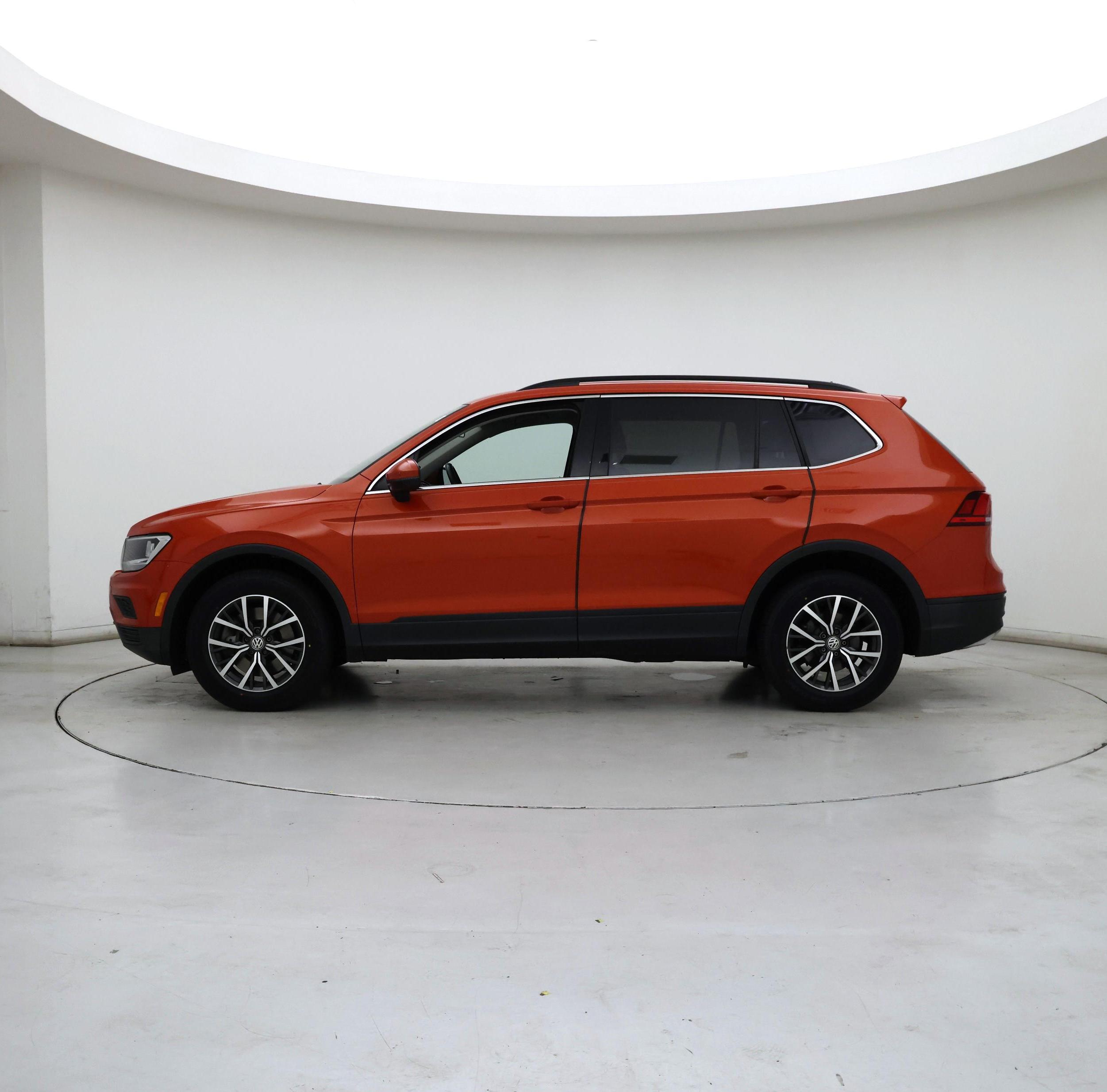 Thumbnail: 2019 Volkswagen Tiguan - 3