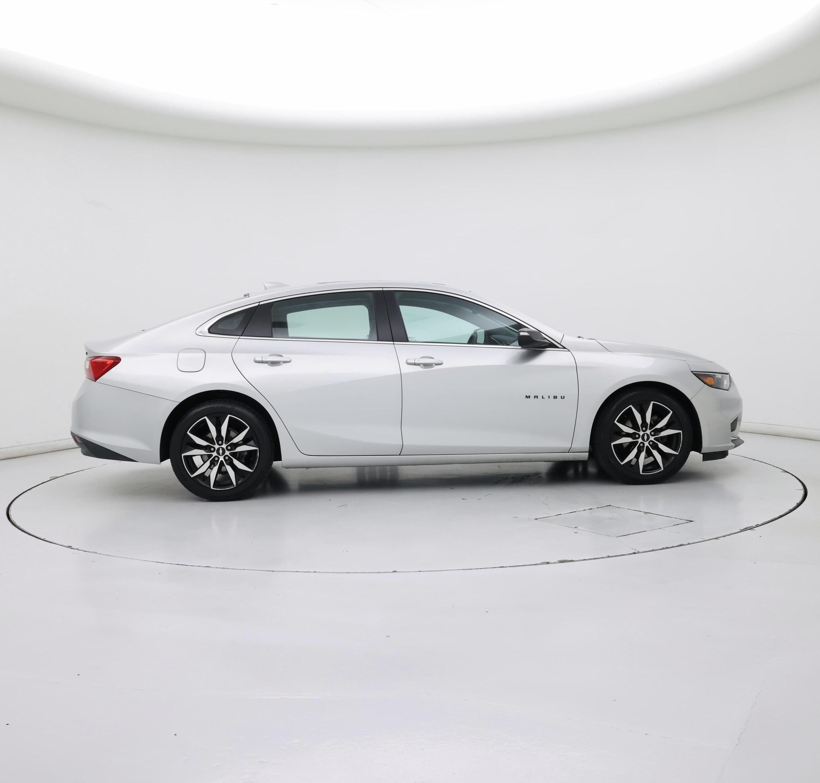 Thumbnail: 2018 Chevrolet Malibu - 7