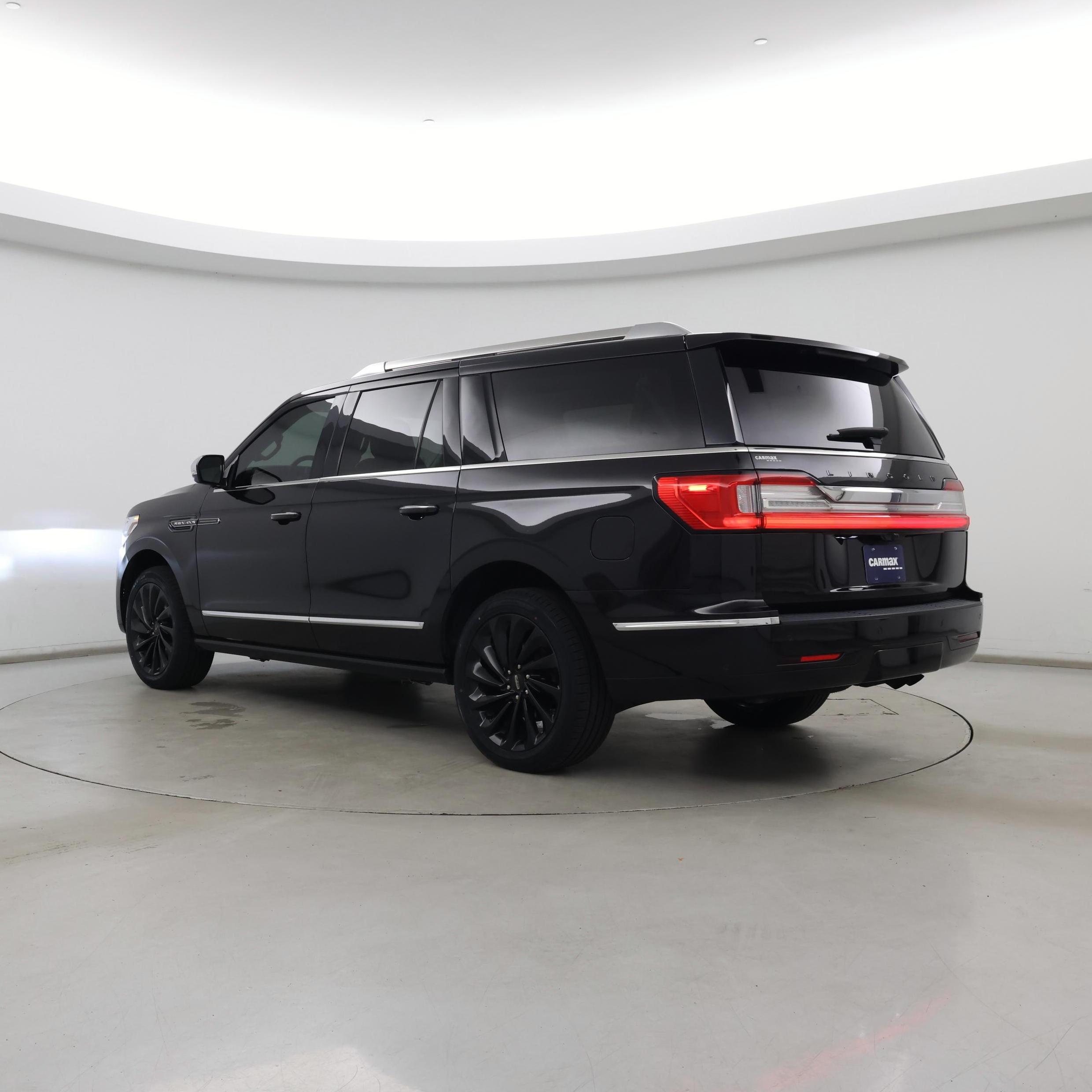 Thumbnail: 2021 Lincoln Navigator L - 2