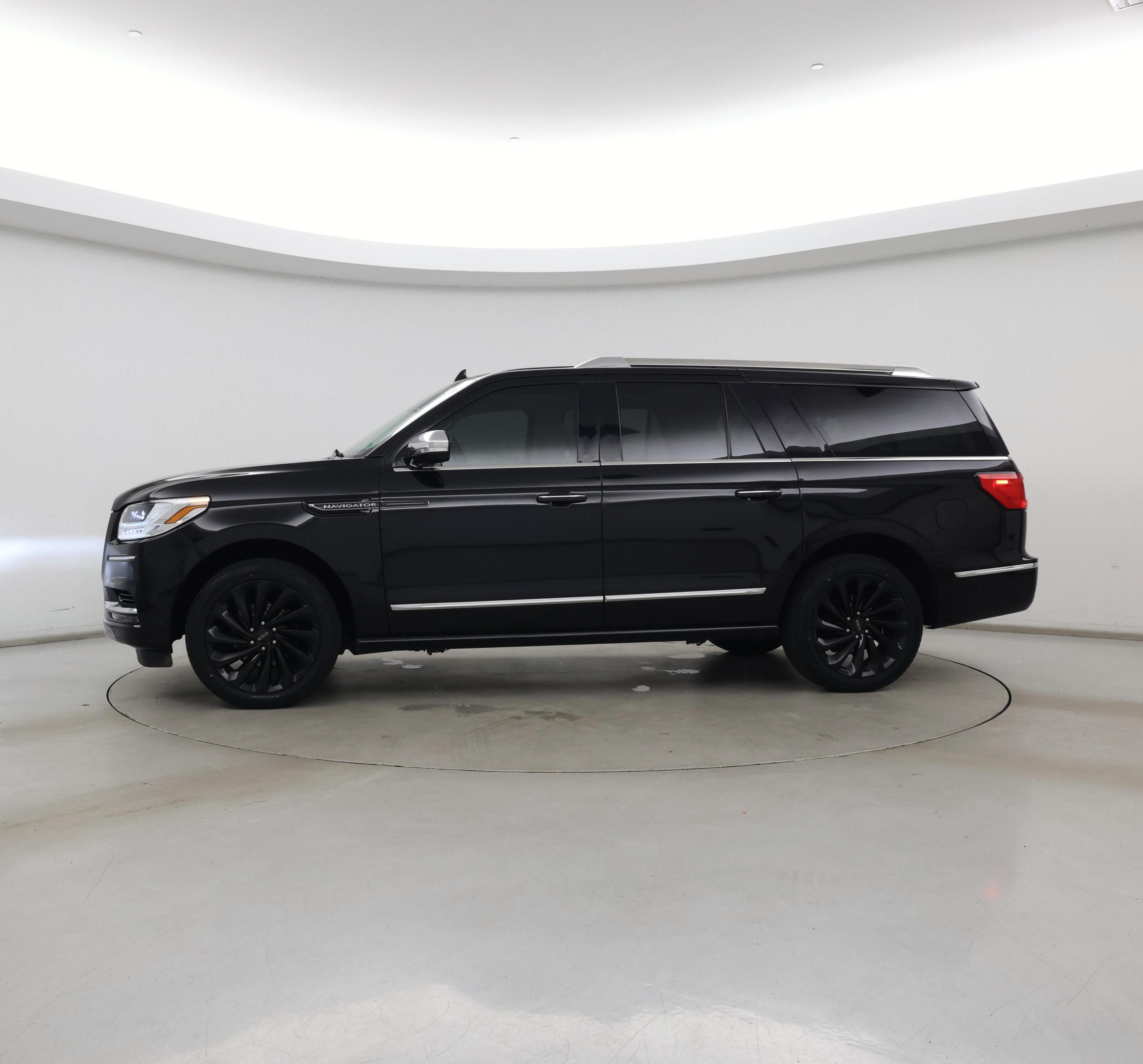 Thumbnail: 2021 Lincoln Navigator L - 3