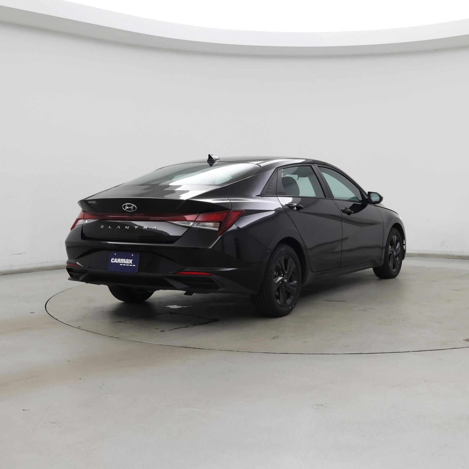 Thumbnail: 2023 Hyundai Elantra - 8