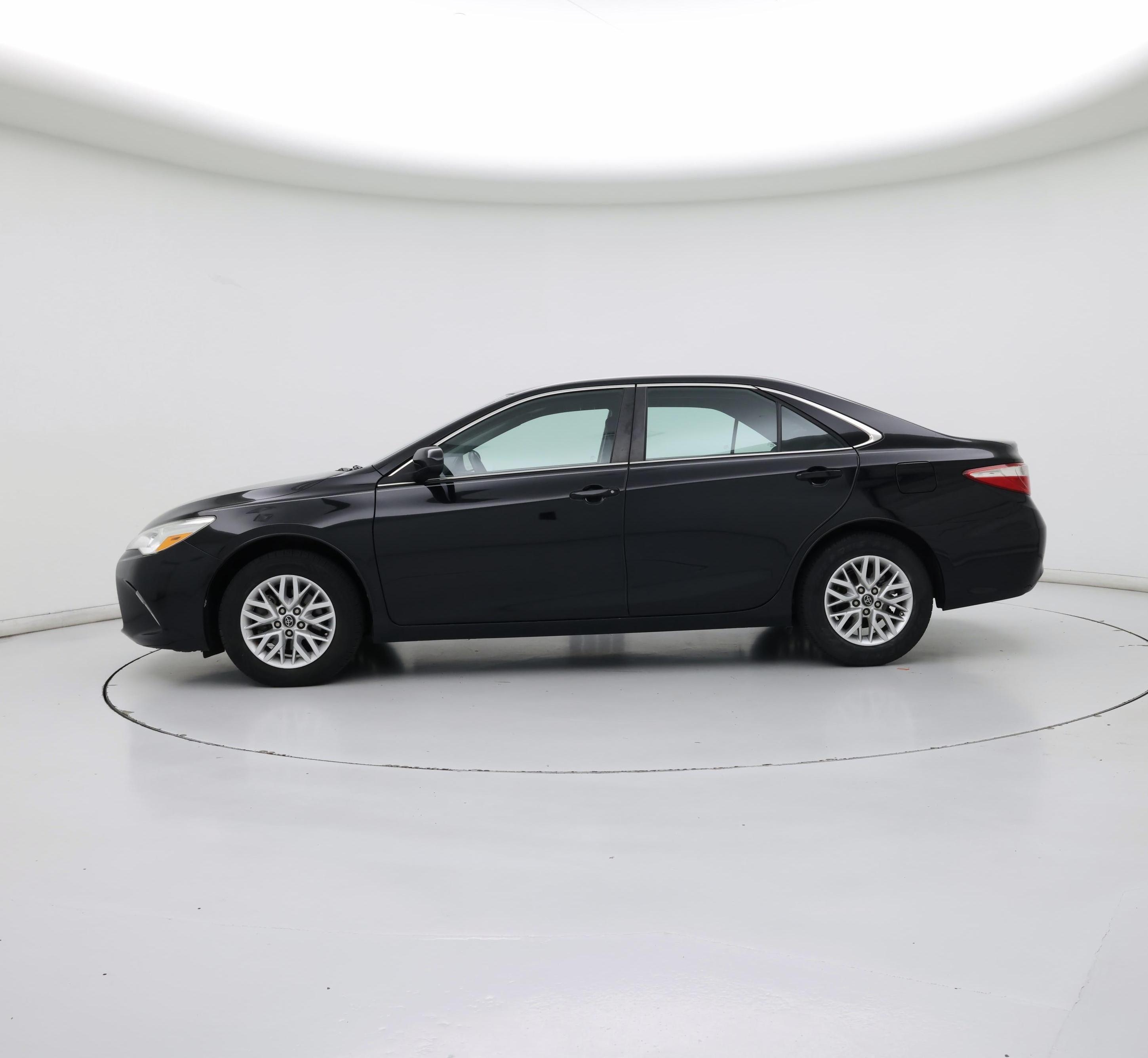 Thumbnail: 2017 Toyota Camry - 3