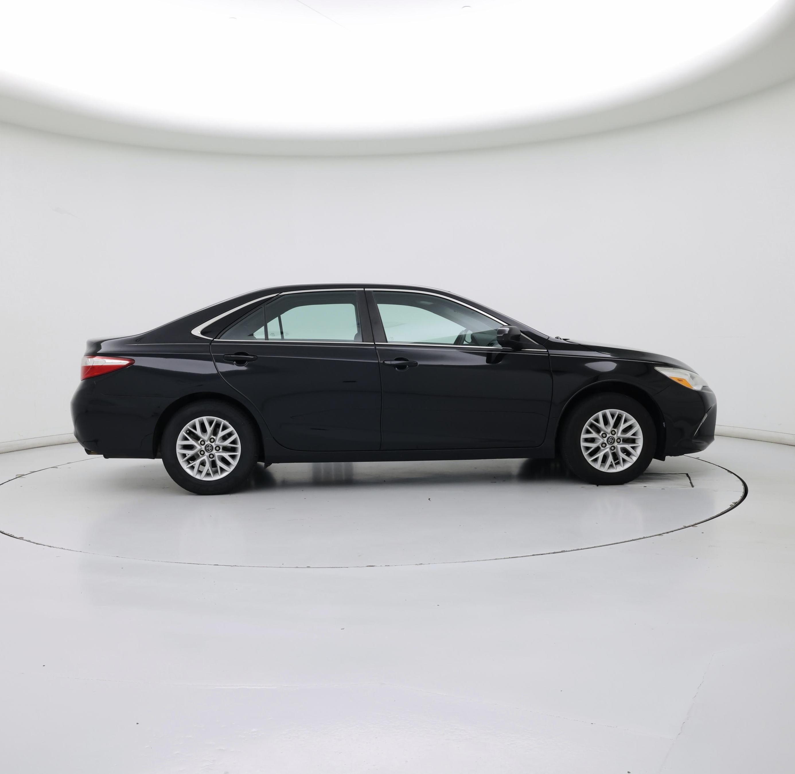 Thumbnail: 2017 Toyota Camry - 7