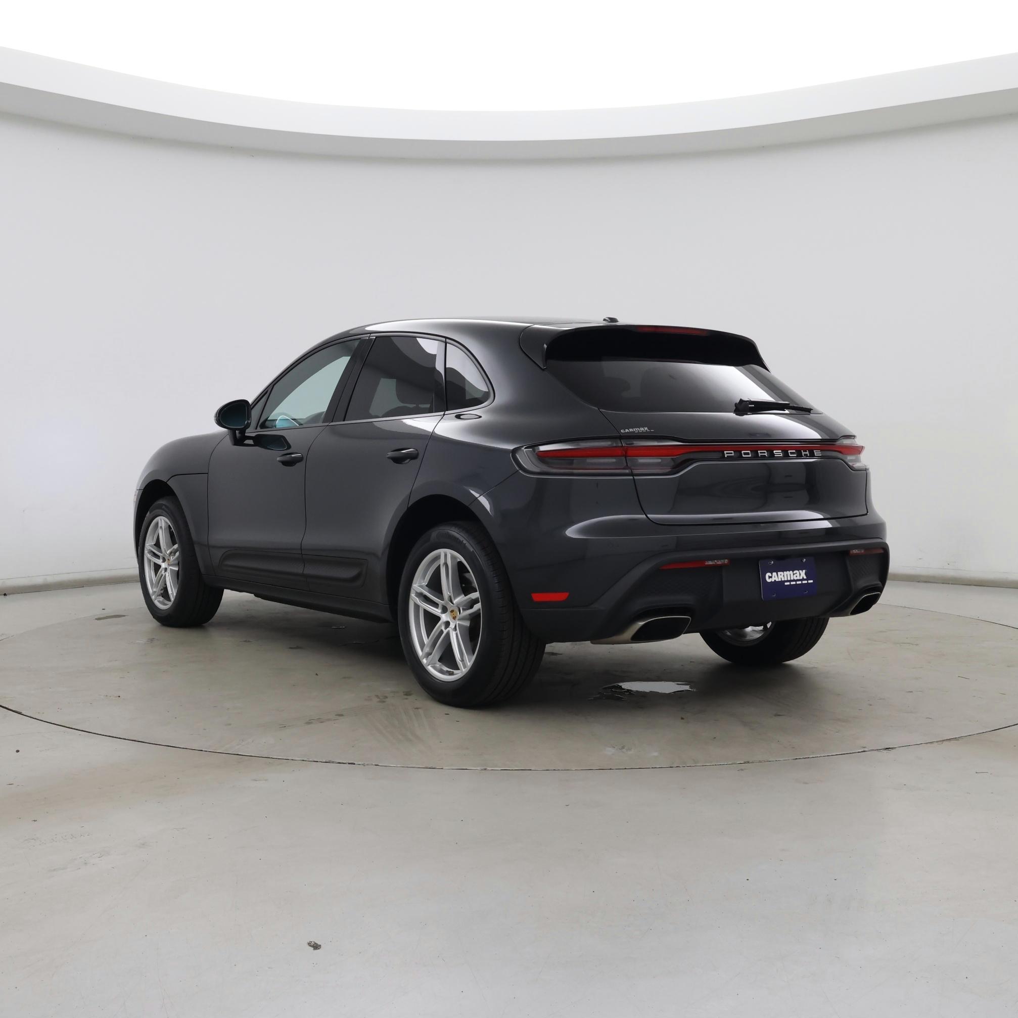 Thumbnail: 2023 Porsche Macan - 2