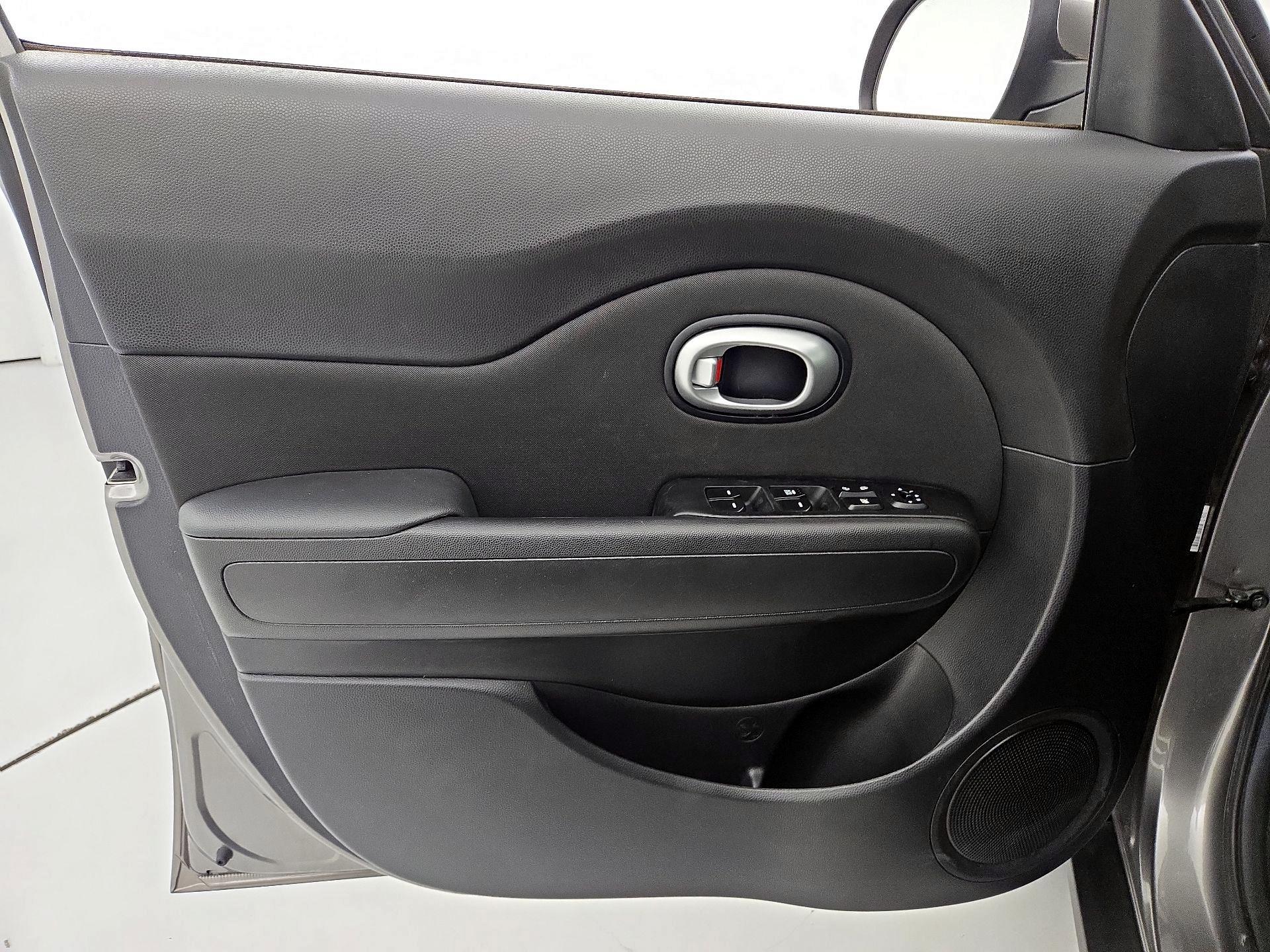 Thumbnail: 2016 Kia Soul - 12