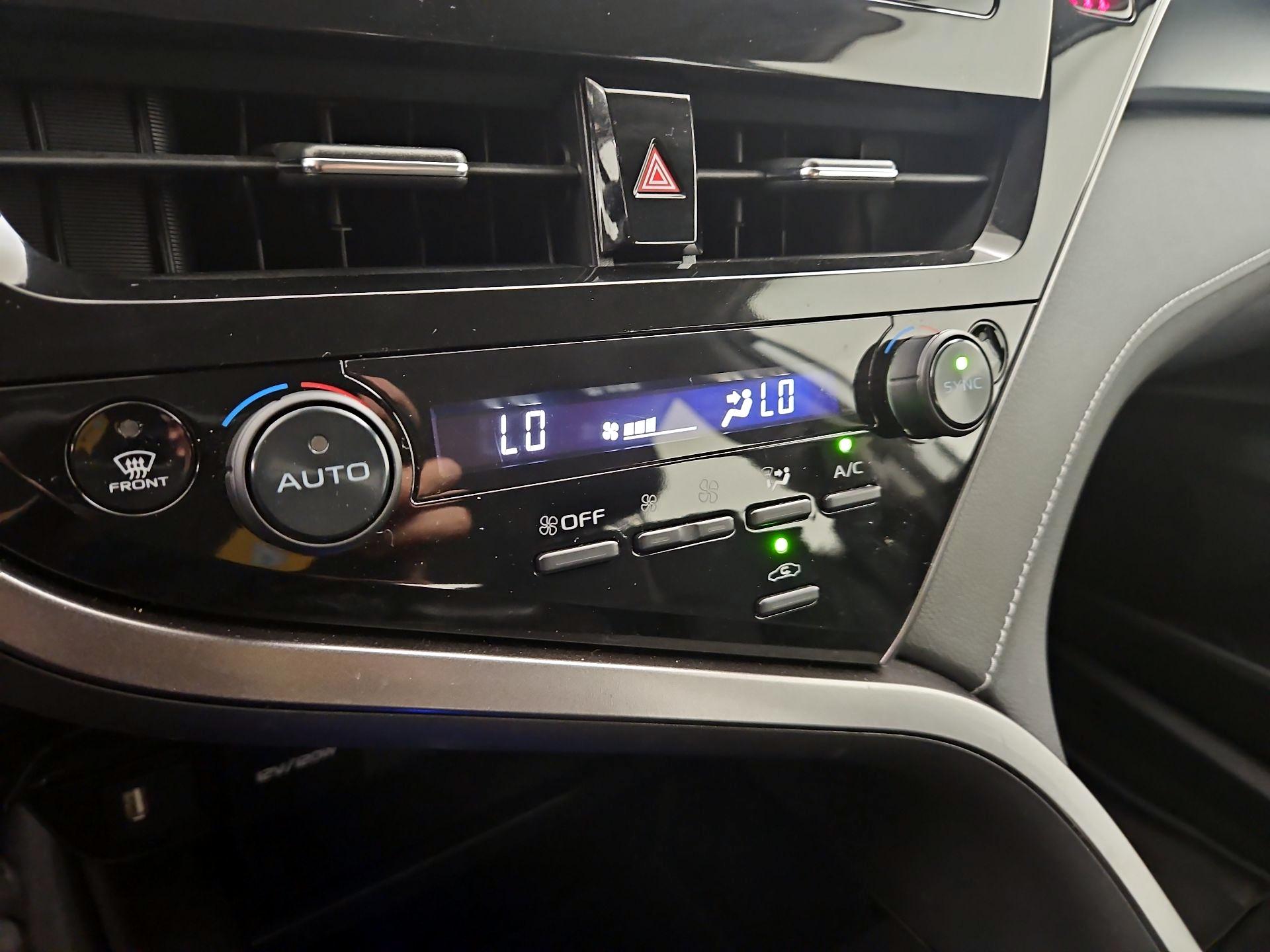 Thumbnail: 2022 Toyota Camry - 16
