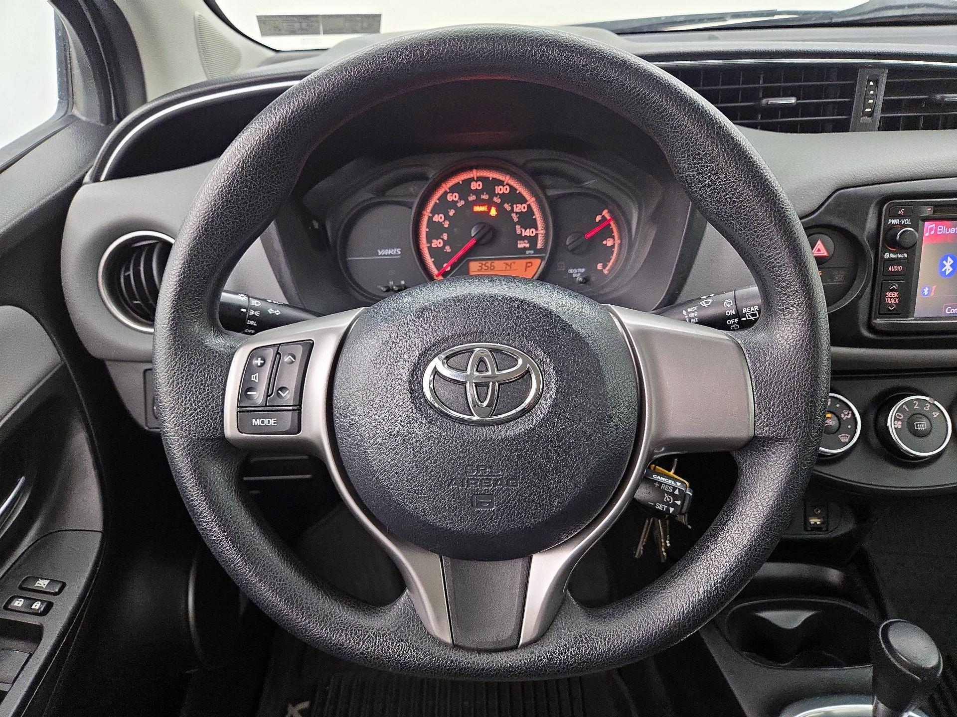 Thumbnail: 2016 Toyota Yaris - 10