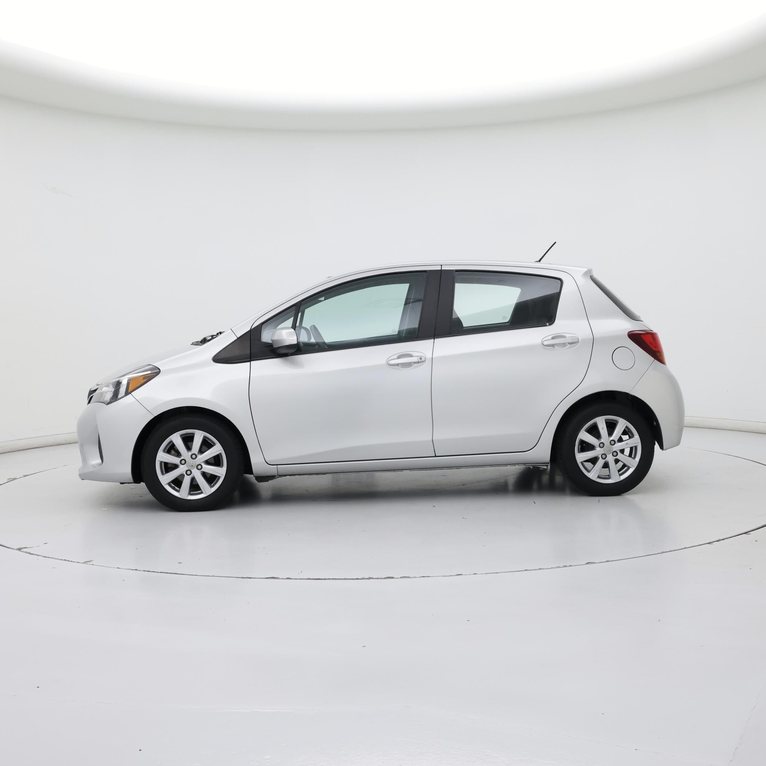 Thumbnail: 2016 Toyota Yaris - 3