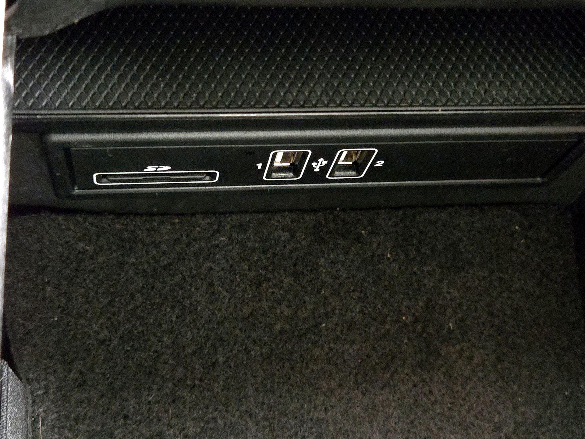 Thumbnail: 2017 Mercedes-Benz C-Class - 19