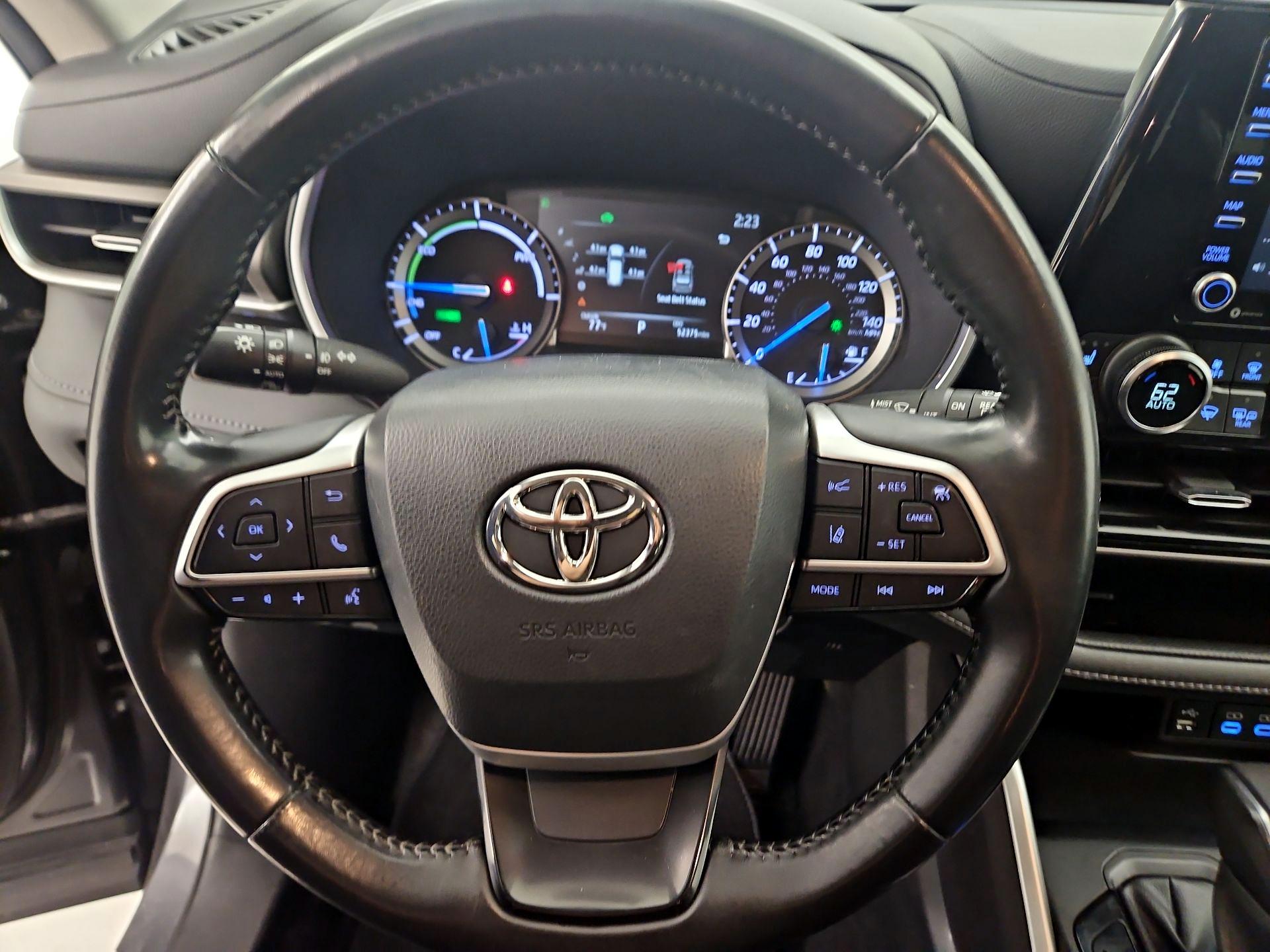 Thumbnail: 2022 Toyota Highlander - 10