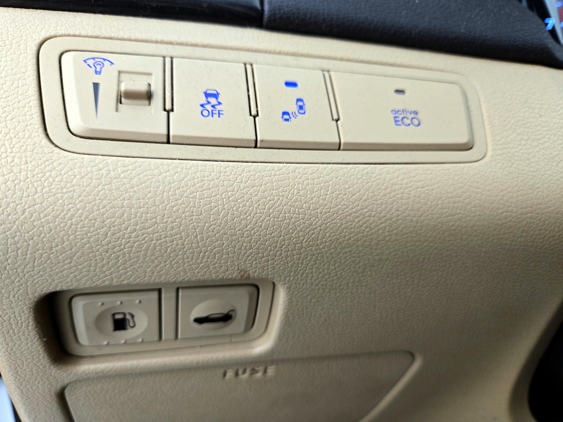 Thumbnail: 2014 Hyundai Sonata - 13
