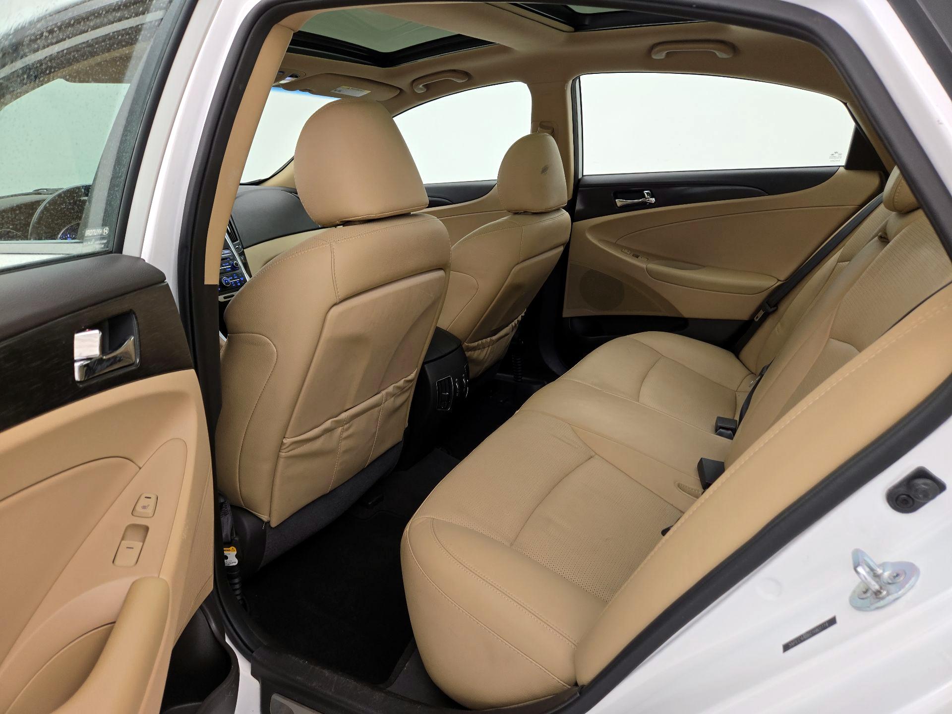 Thumbnail: 2014 Hyundai Sonata - 19