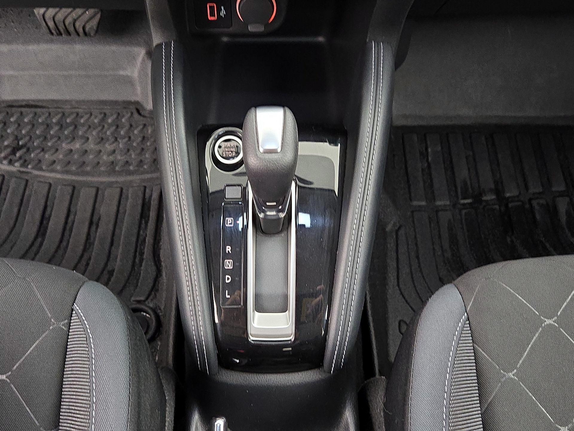 Thumbnail: 2019 Nissan Kicks - 16