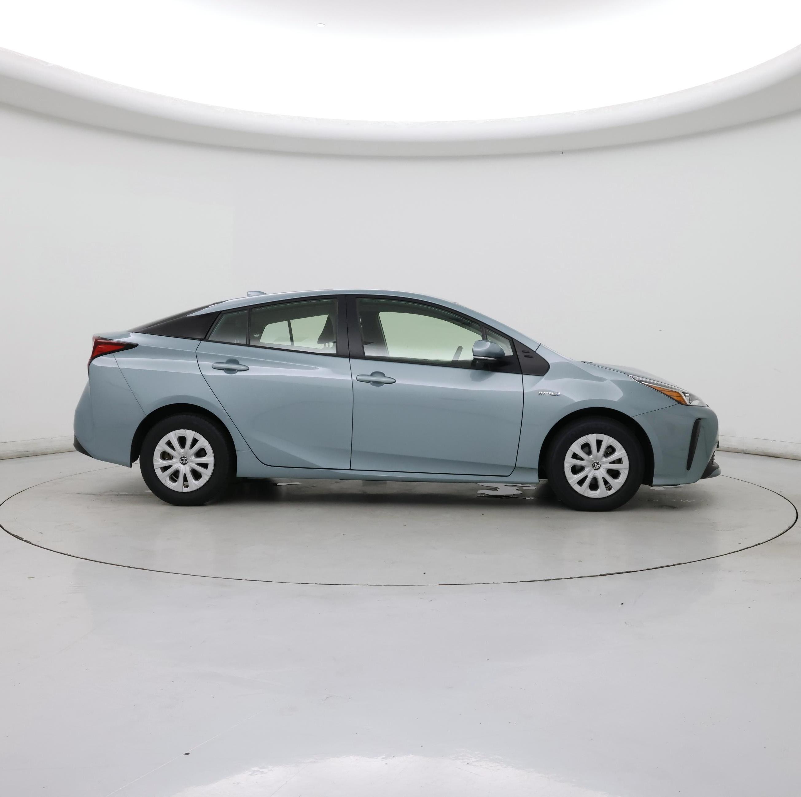 Thumbnail: 2022 Toyota Prius - 7