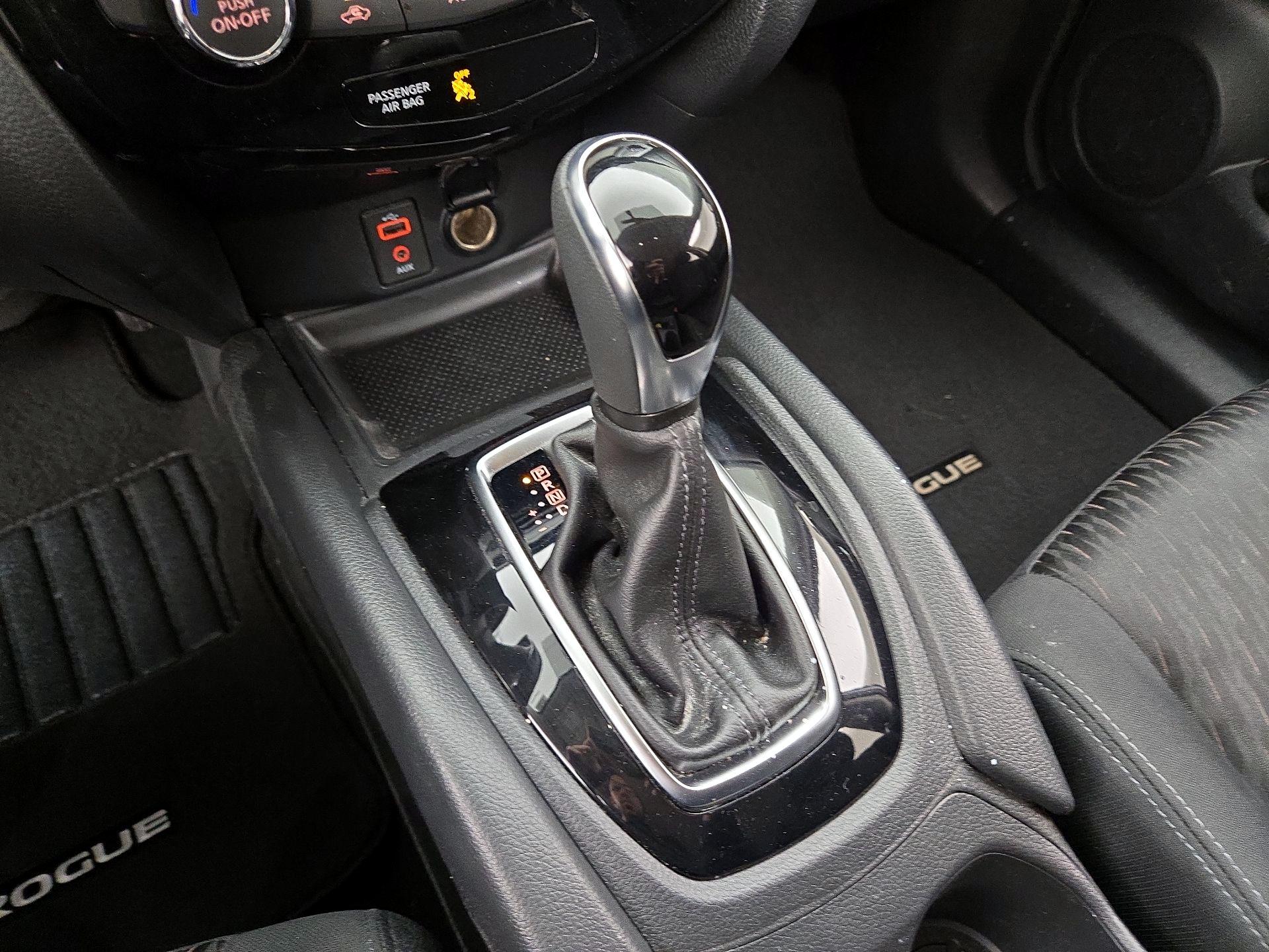 Thumbnail: 2017 Nissan Rogue - 18