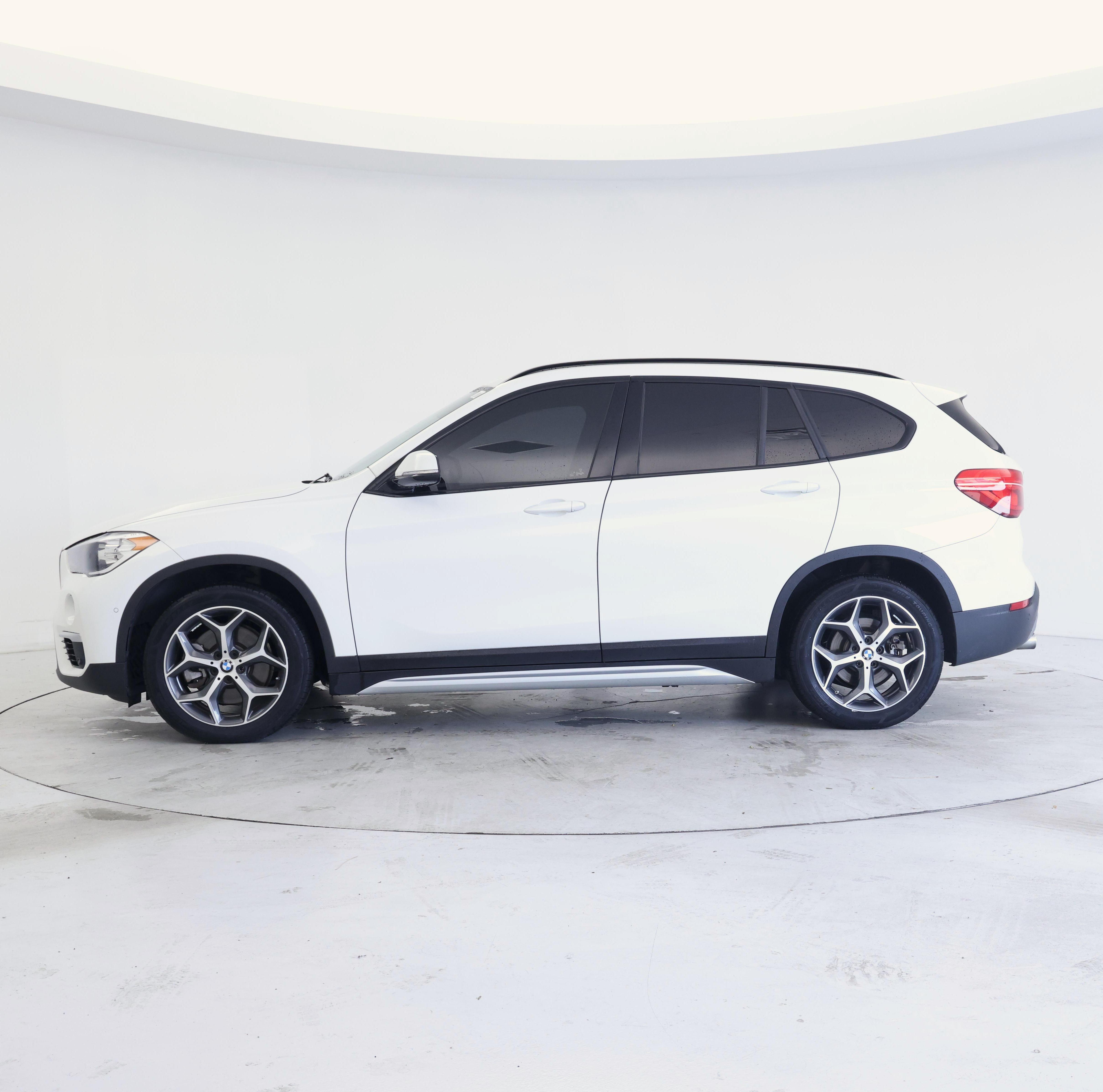 Thumbnail: 2017 BMW X1 - 3