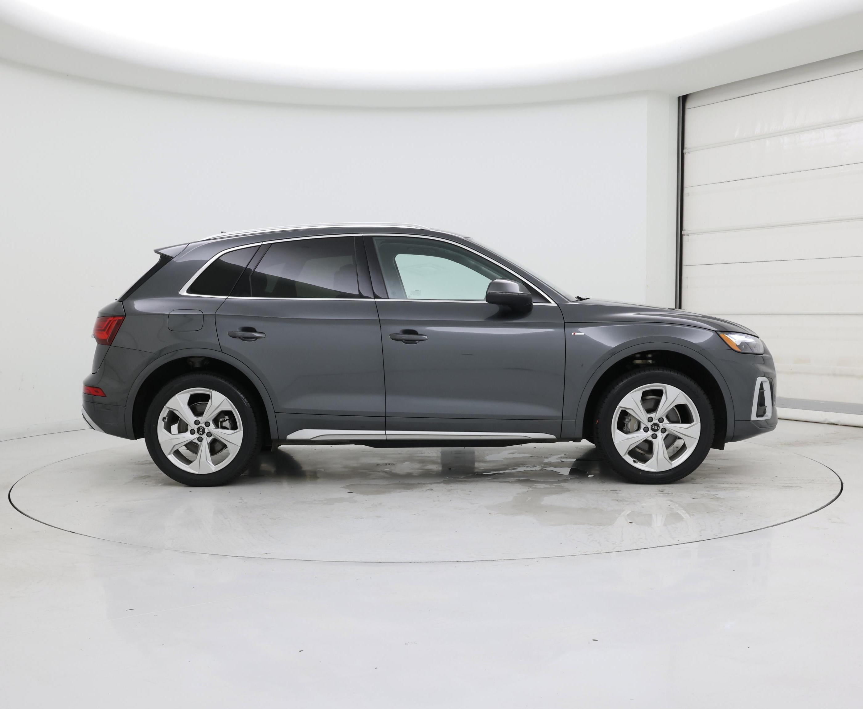 Thumbnail: 2023 Audi Q5 - 7