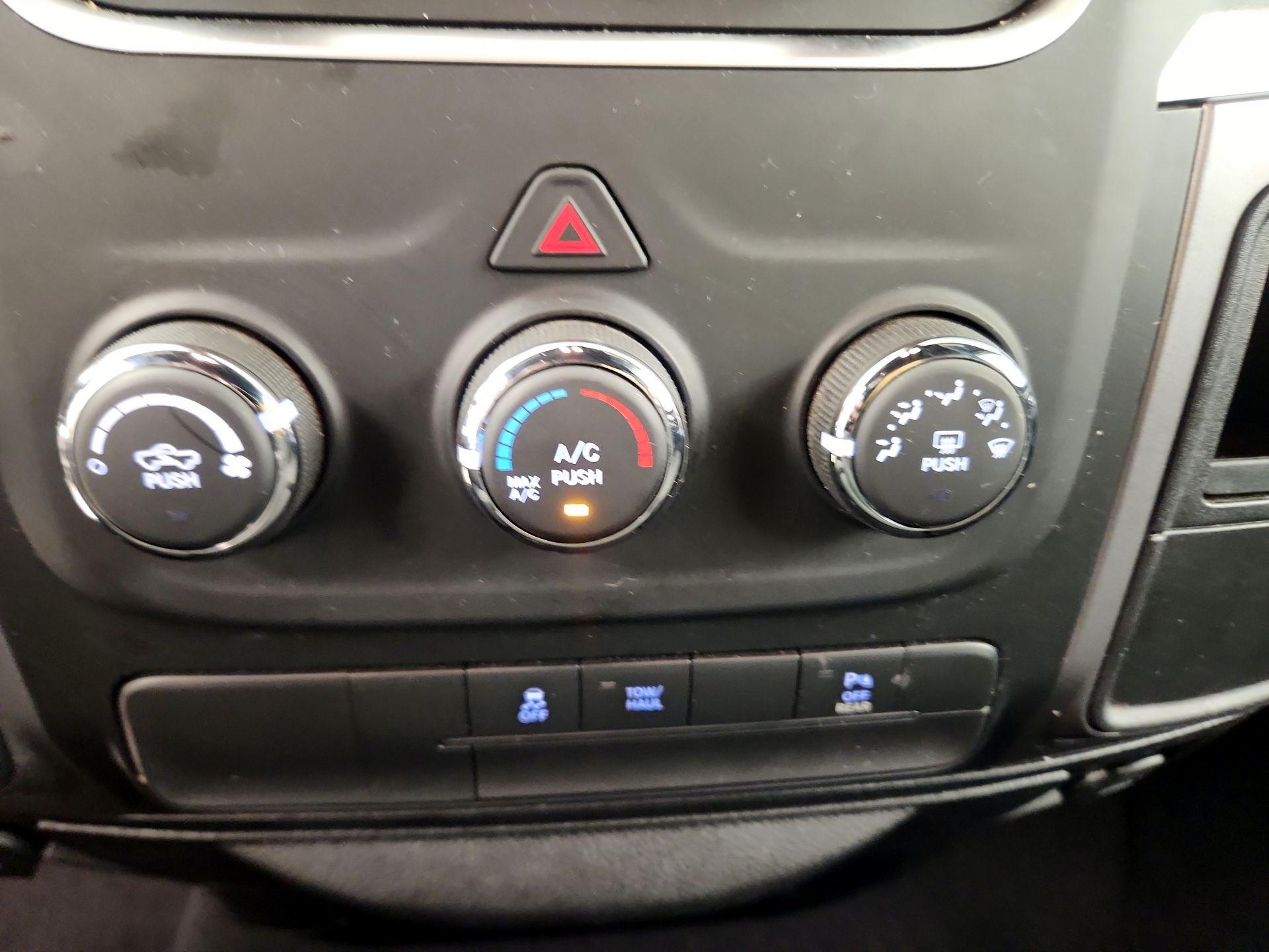 Thumbnail: 2022 RAM 1500 Classic - 16