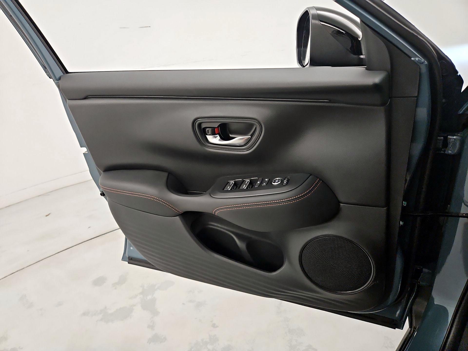 Thumbnail: 2025 Honda HR-V - 12