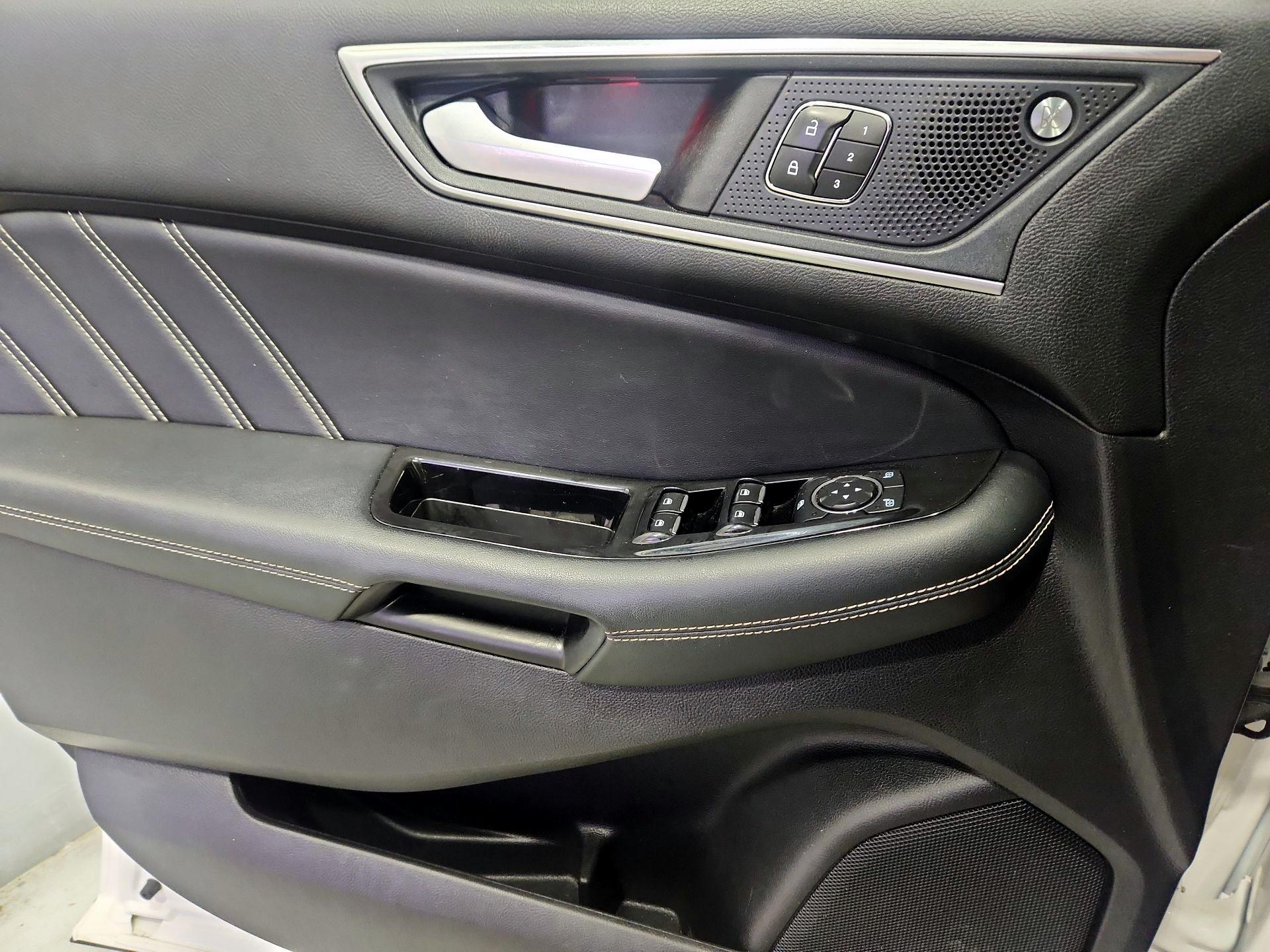 Thumbnail: 2019 Ford Edge - 12