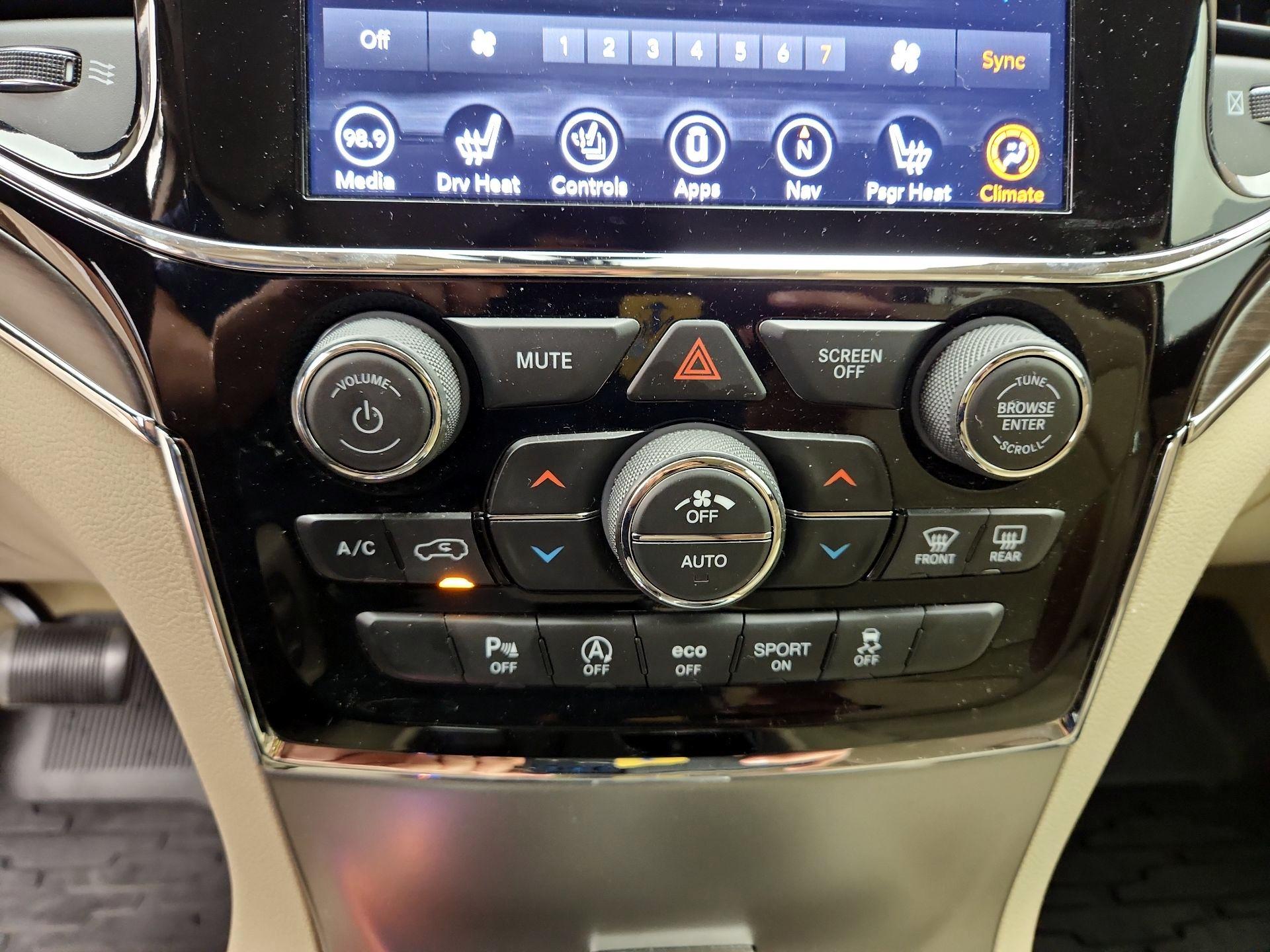 Thumbnail: 2020 Jeep Grand Cherokee - 16