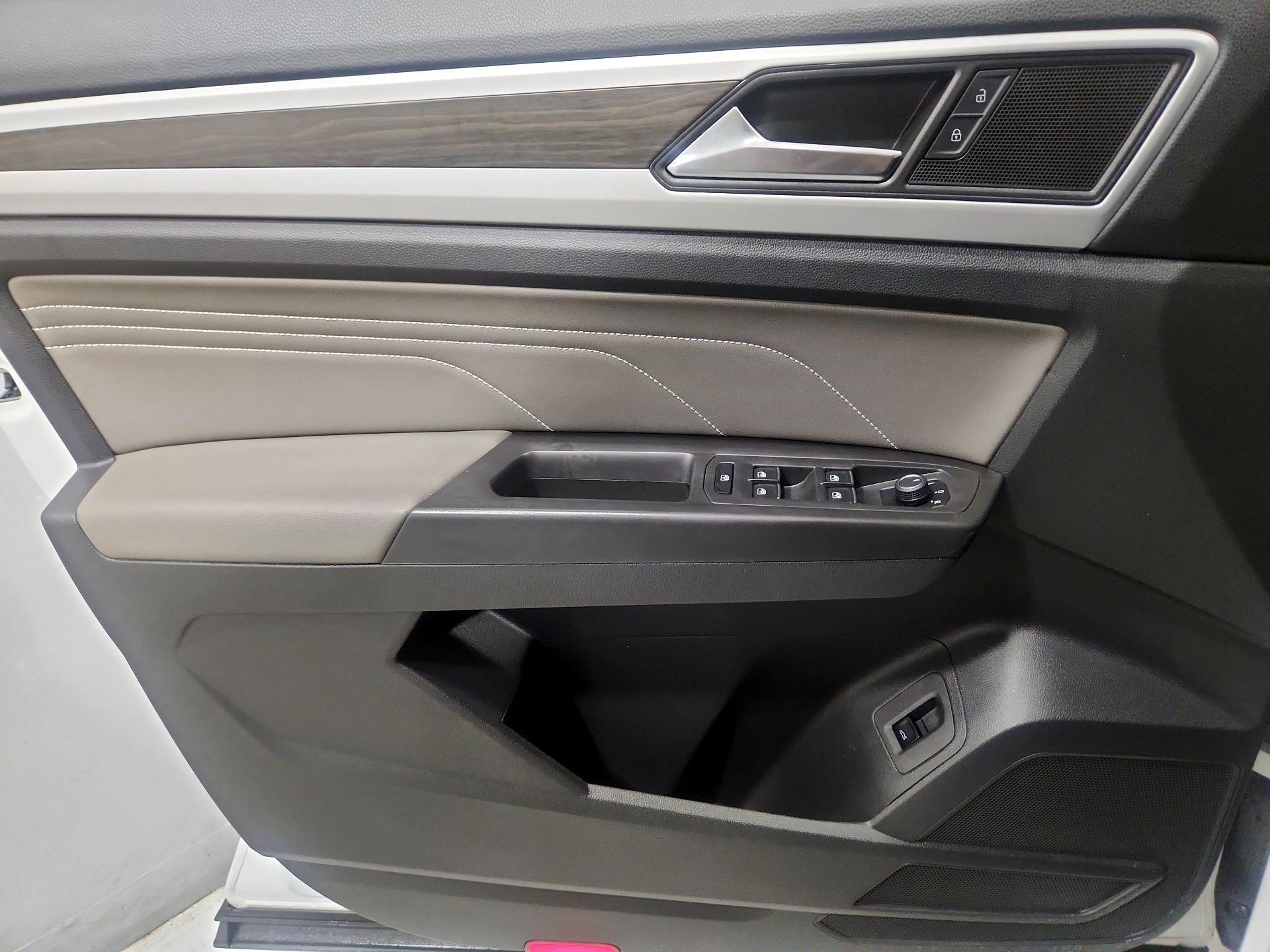 Thumbnail: 2023 Volkswagen Atlas - 12