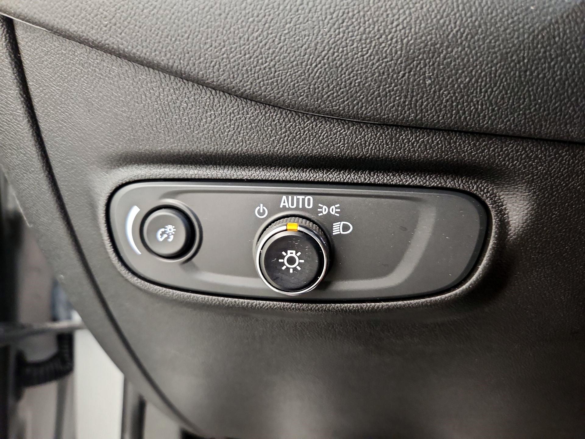 Thumbnail: 2022 Chevrolet Equinox - 13