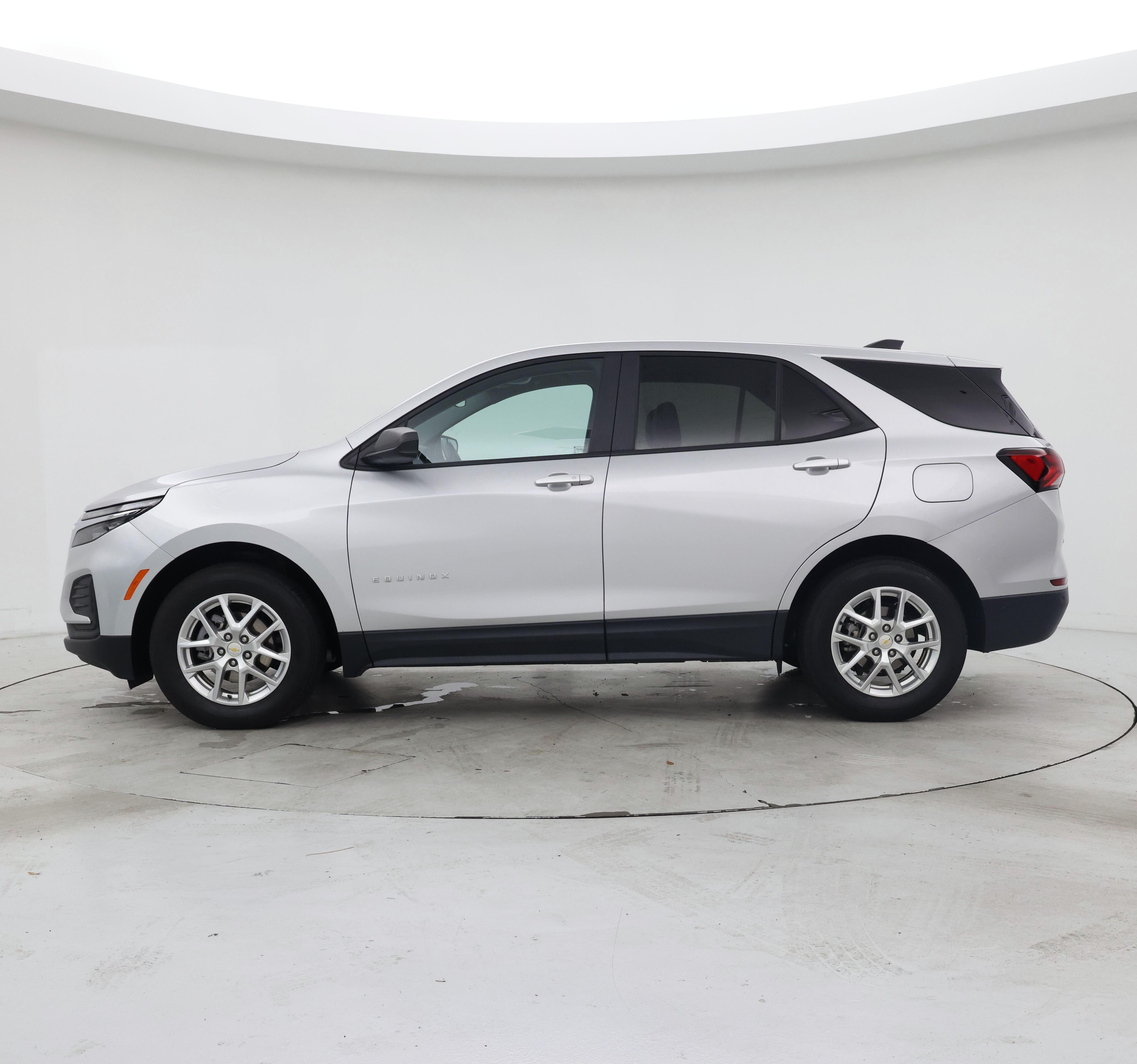 Thumbnail: 2022 Chevrolet Equinox - 3