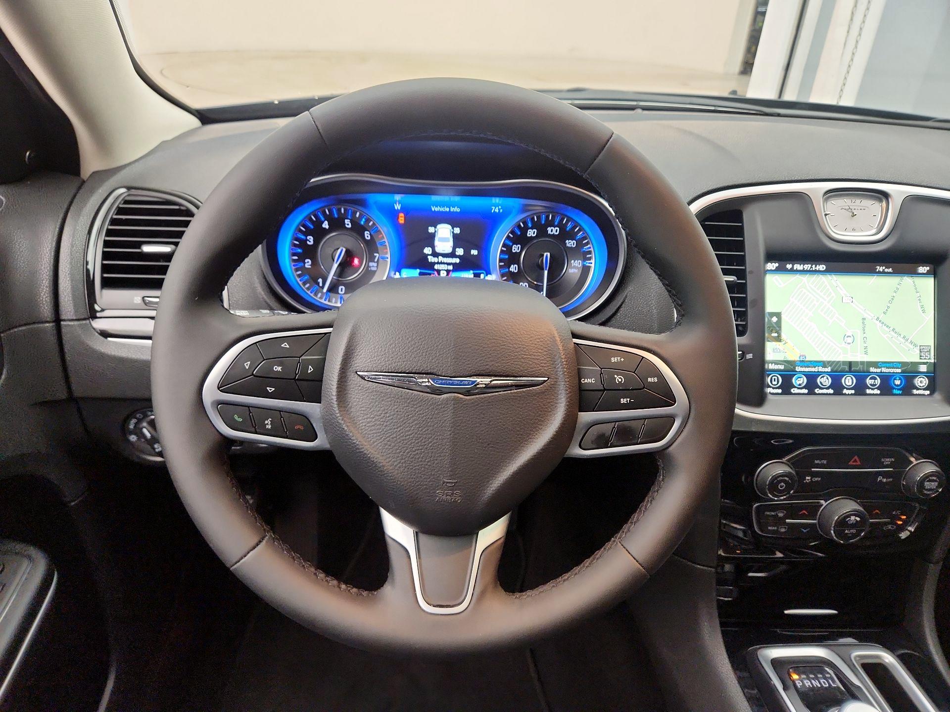 Thumbnail: 2023 Chrysler 300 - 10