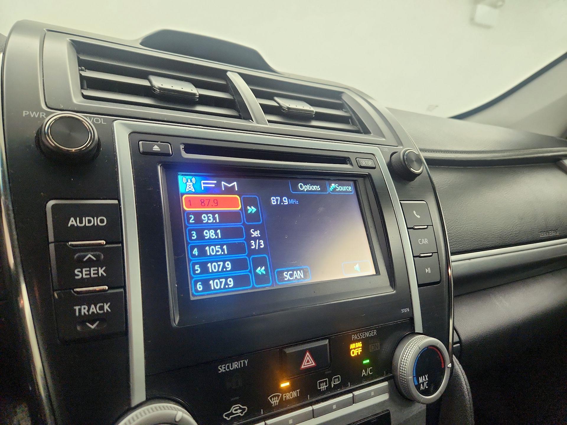 Thumbnail: 2014 Toyota Camry - 14