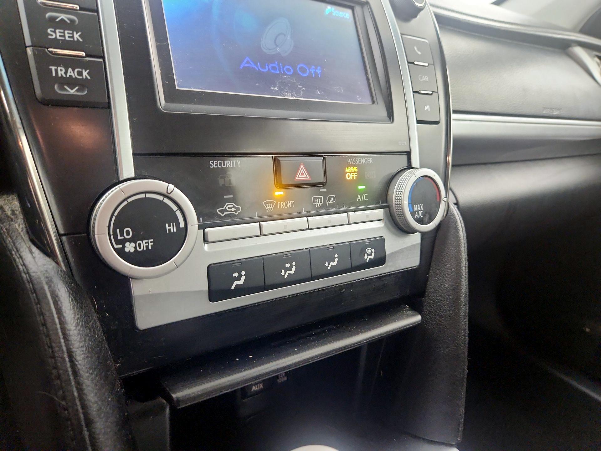 Thumbnail: 2014 Toyota Camry - 15