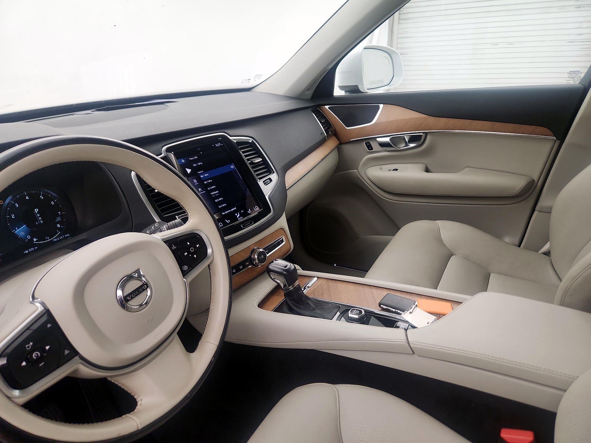 Thumbnail: 2022 Volvo XC90 - 11